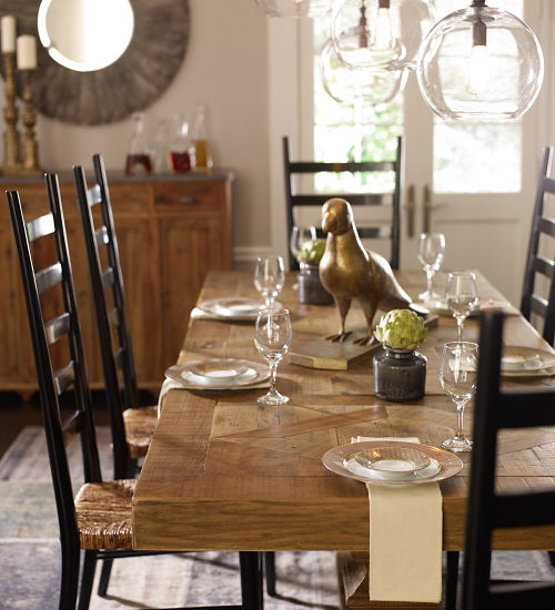 Setting the Scene For Thanksgiving Dinner