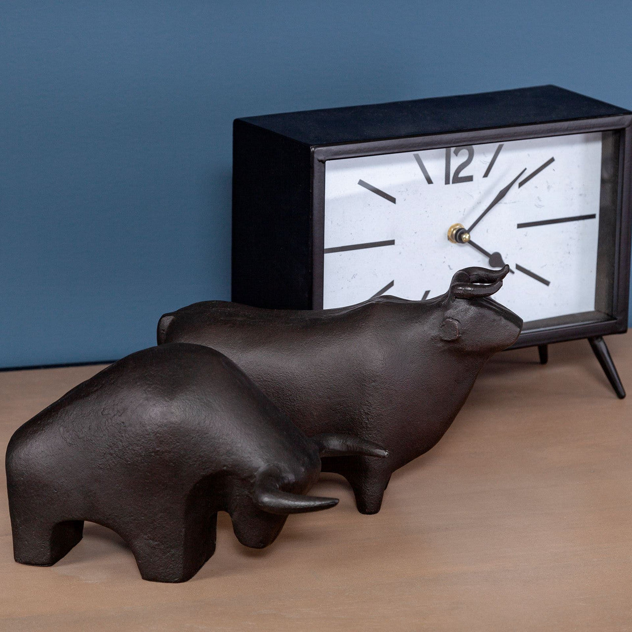 Tauro II 9L x 4W Black Cast Aluminum Raging Bull