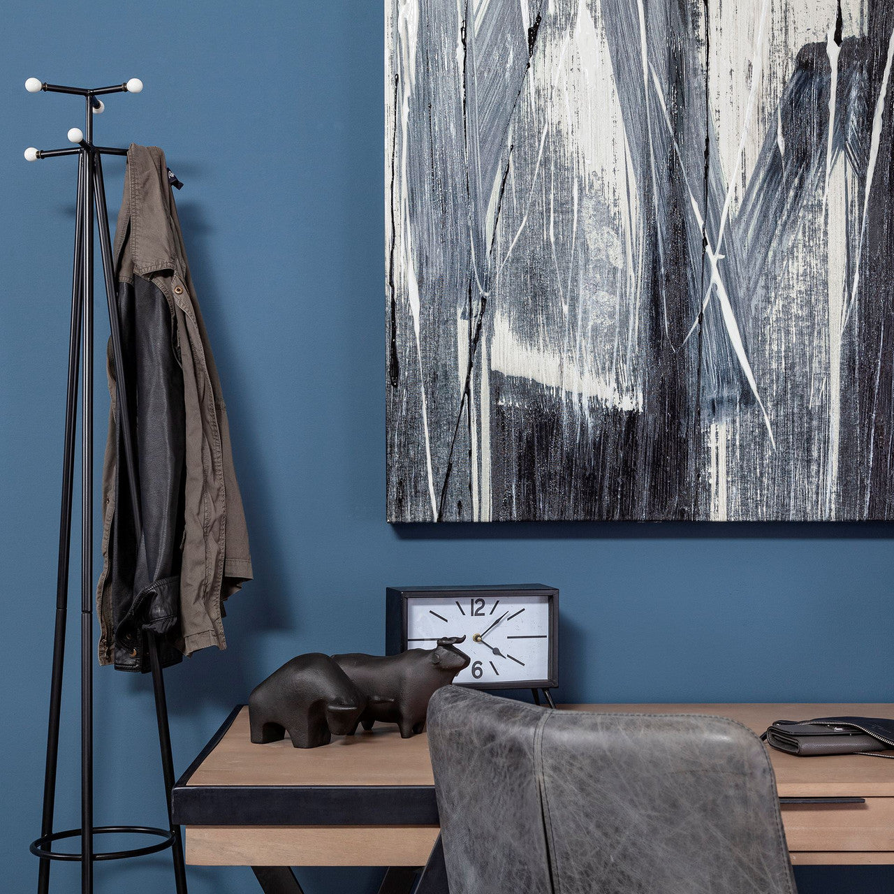 Tauro II 9L x 4W Black Cast Aluminum Raging Bull