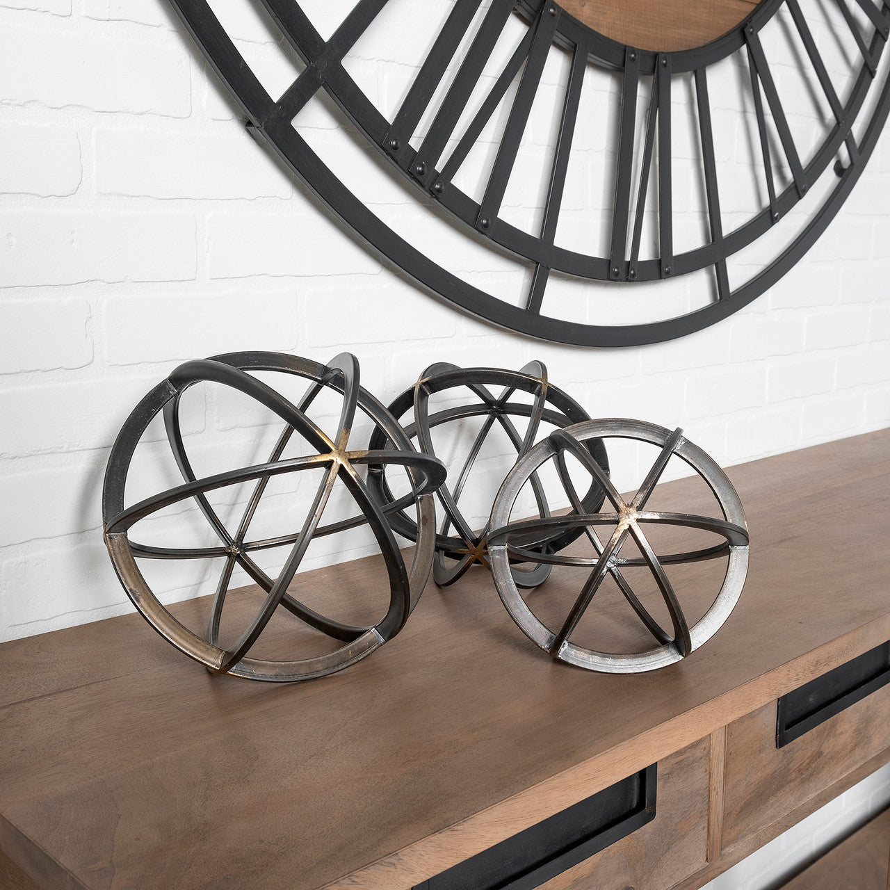 Galenna III (Large) 10L x 10W Black Metal Circular Decorative Orb