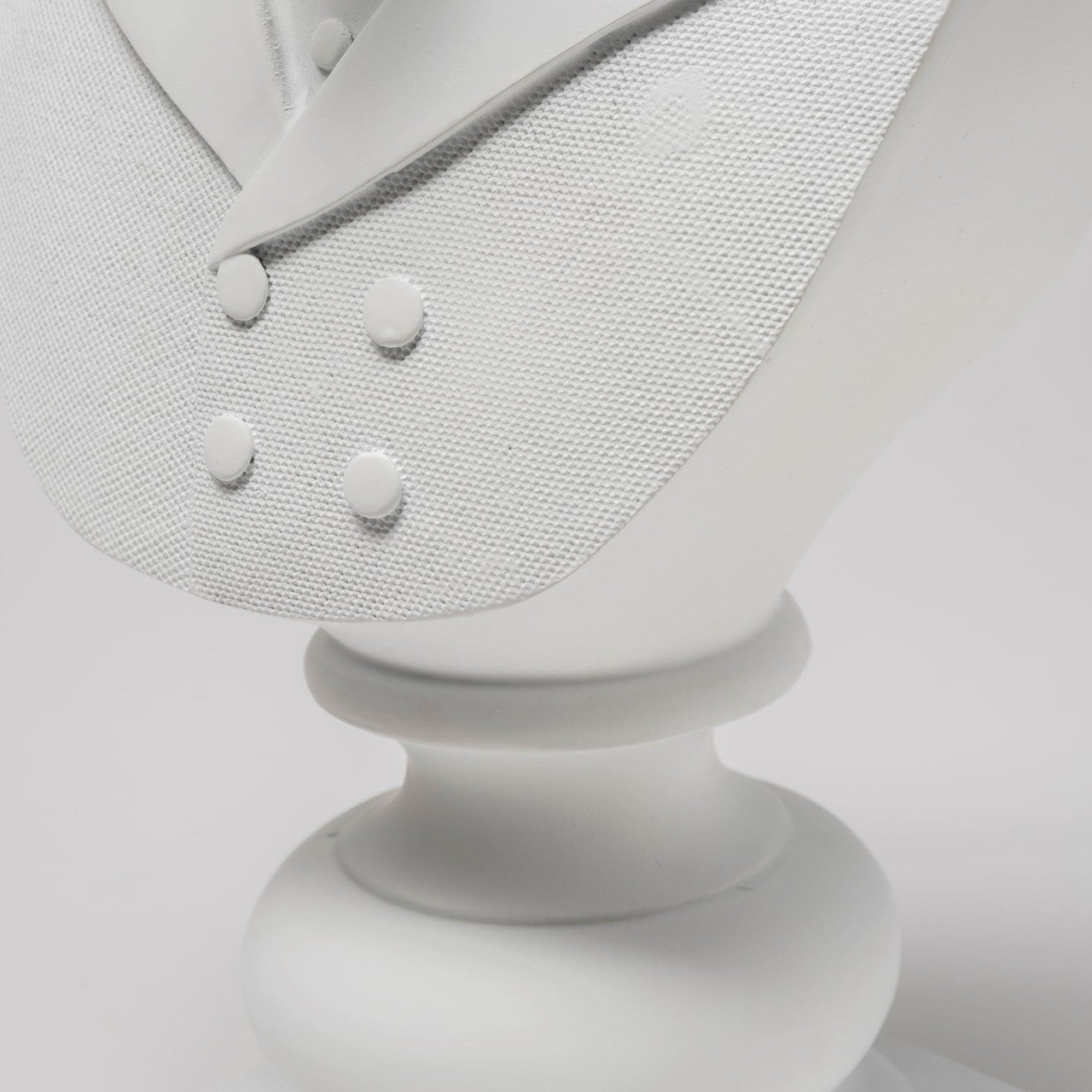 Murray 6L x 5W White Resin Business Fox