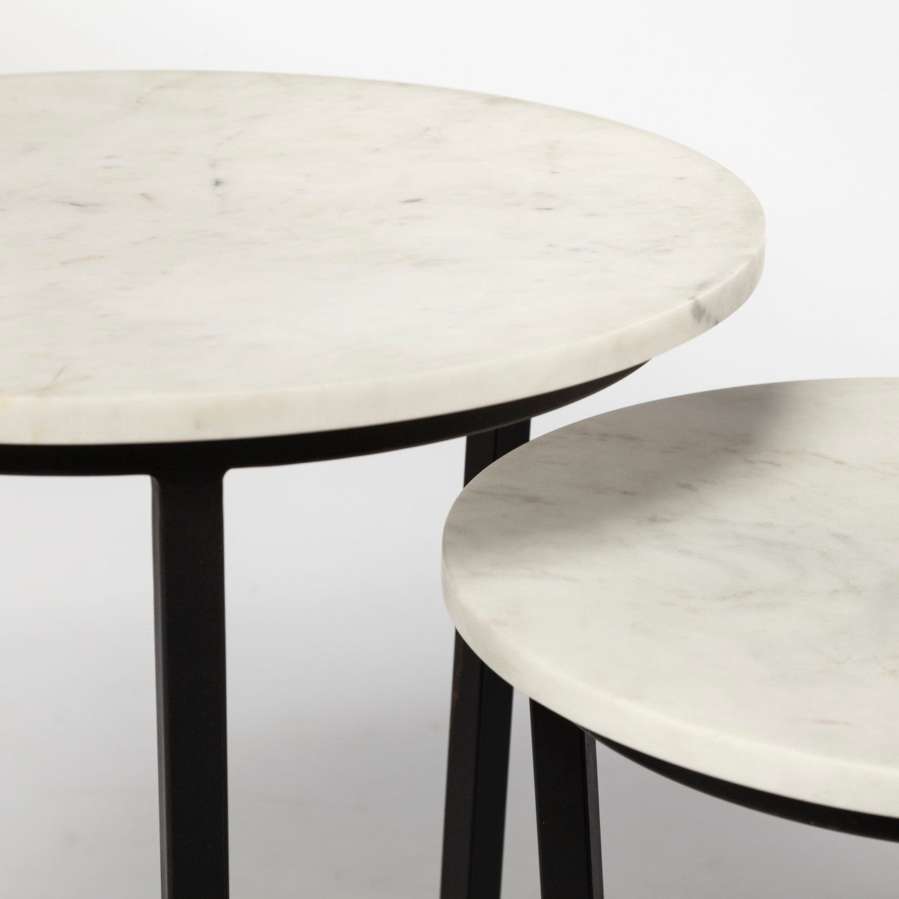 Bombola I (Small) 15L x 15W White Round Marble Top W/Black Metal Frame Accent Table