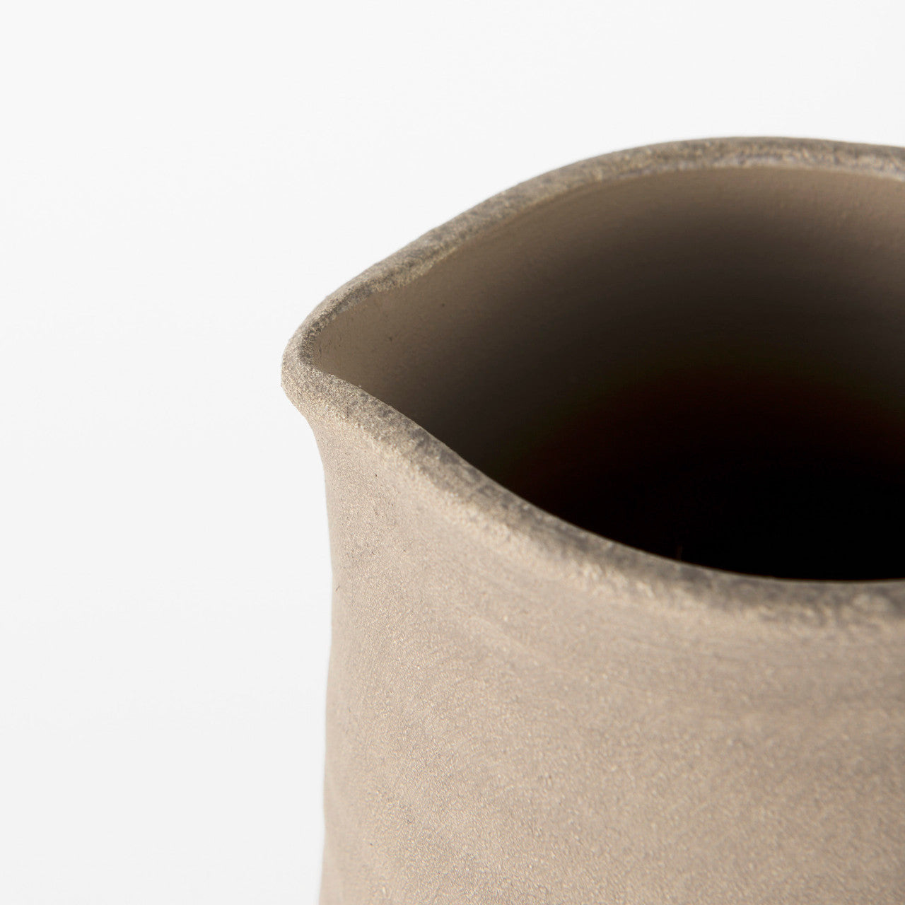 Garand Medium 15H Two-Toned Black/Natural Ceramic Jug