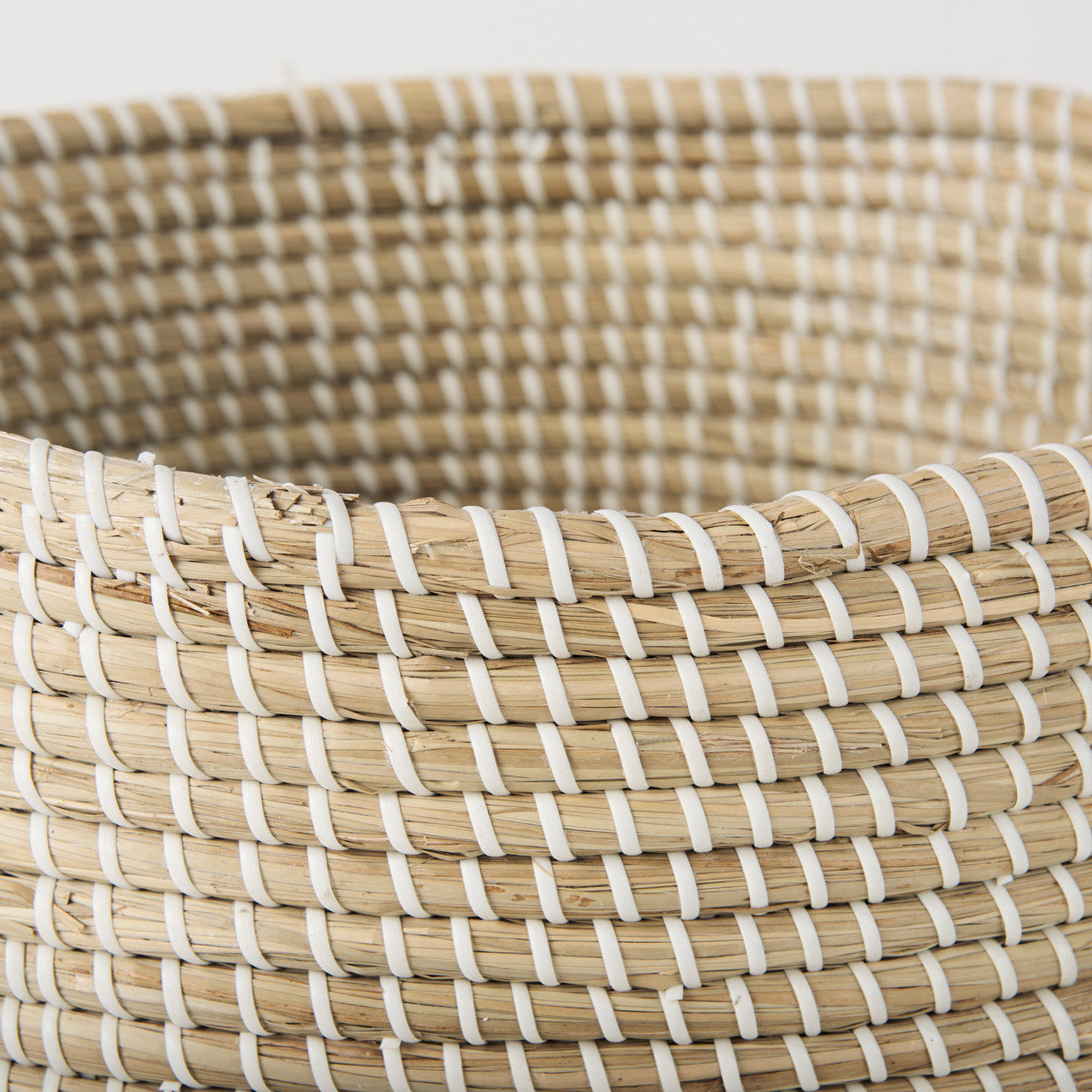 Maddie 13.8L x 13.8W X 15.0H (Set of 3) Light Brown W/Black Dipped Seagrass Round Basket W/ Handle