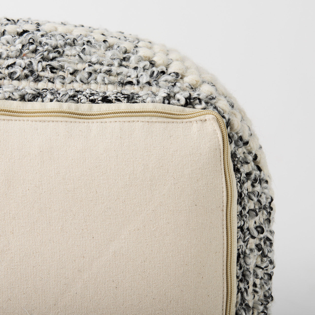 Ekiya  16.0L x 16.0W x 16.0H Black/White Yarn and Wool Patterened Pouf