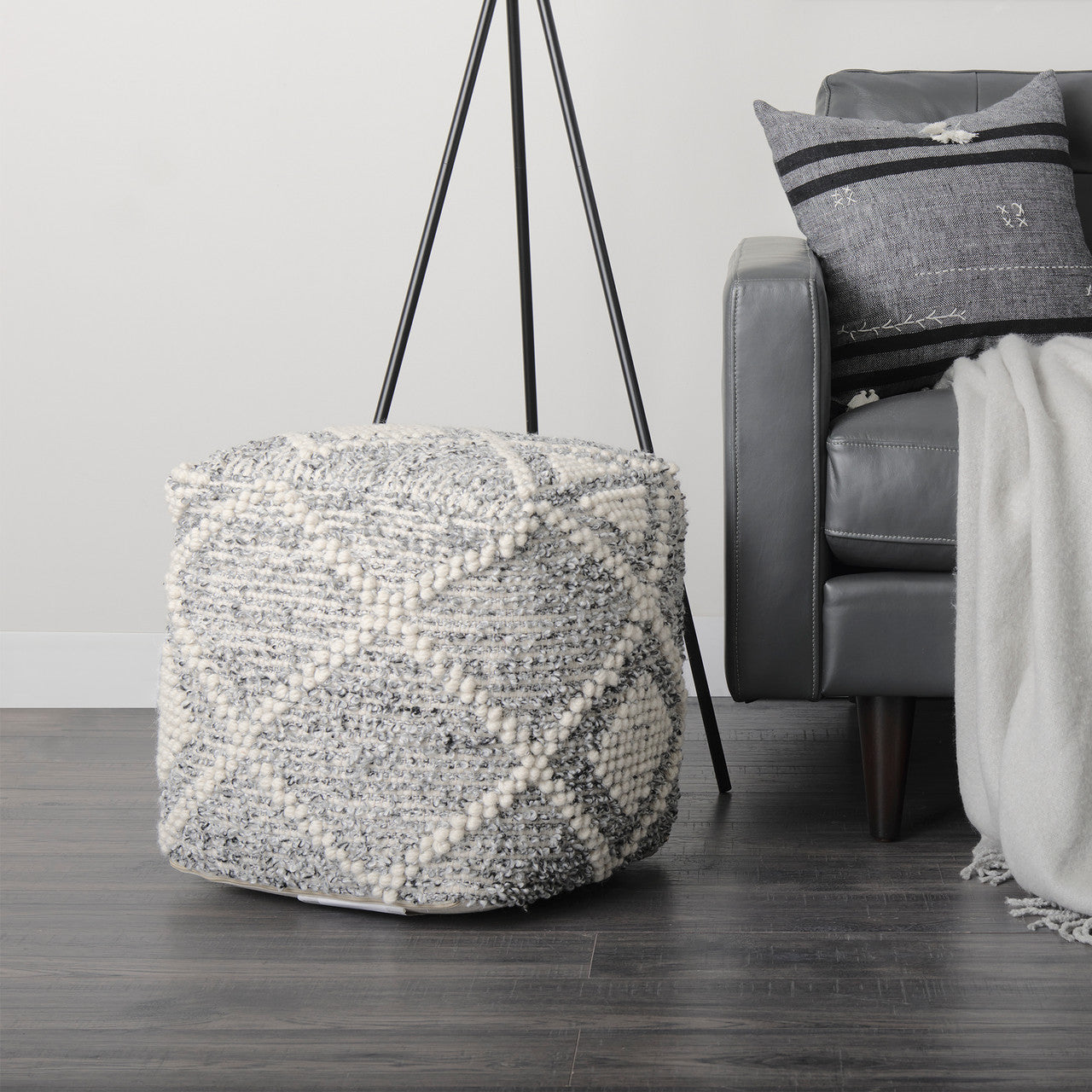Ekiya  16.0L x 16.0W x 16.0H Black/White Yarn and Wool Patterened Pouf