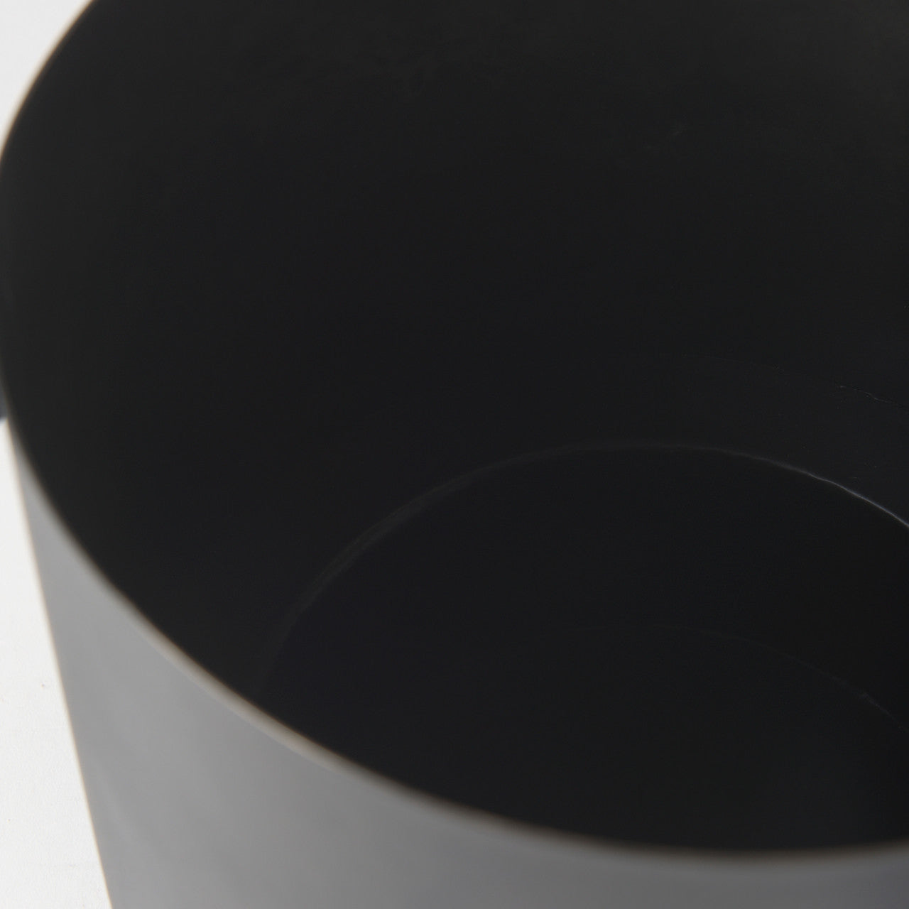 Juno 8.5H Large Black Iron Vase