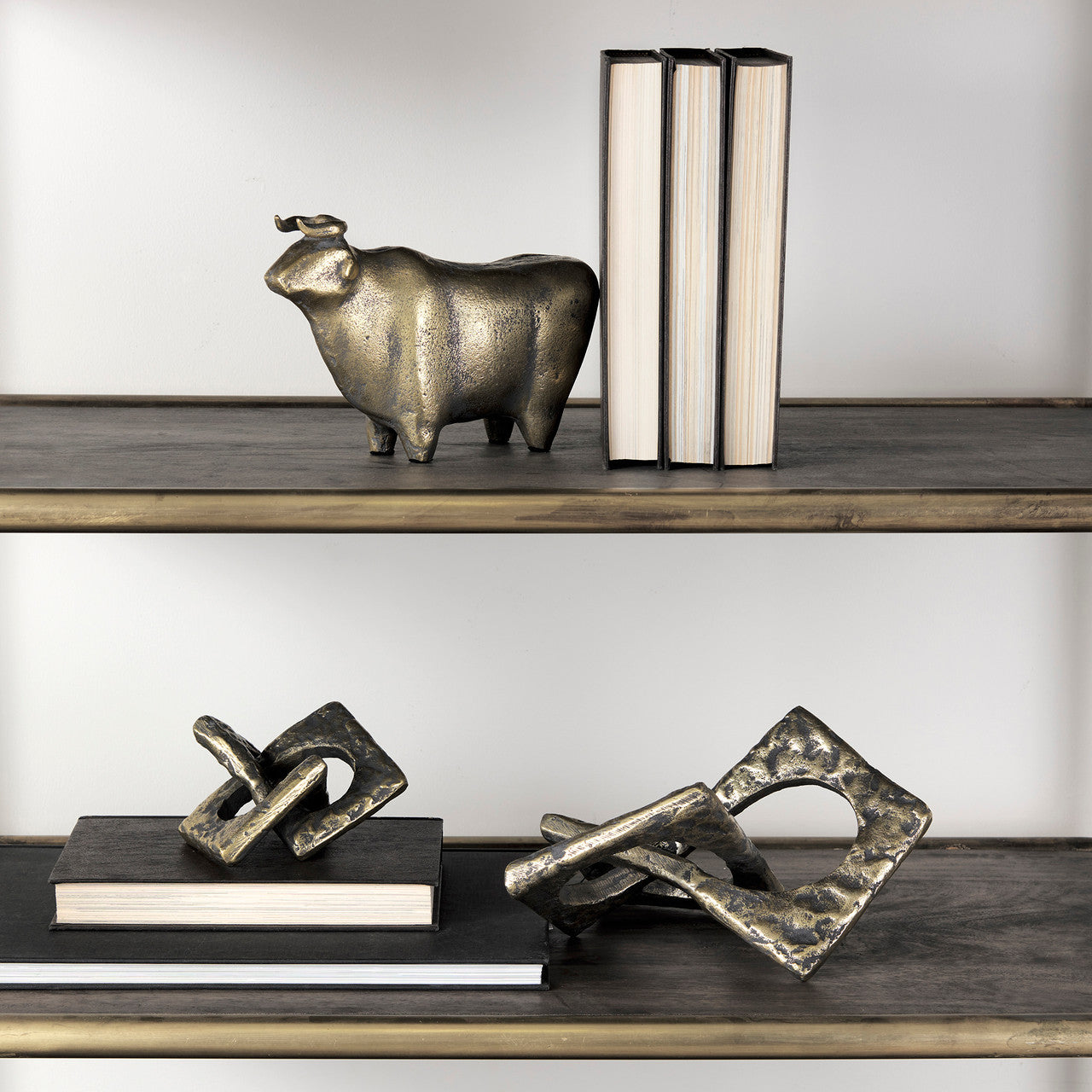 Delaunay I (Large) 10L X9W Gold Hammered Metal Interlinked Patterned