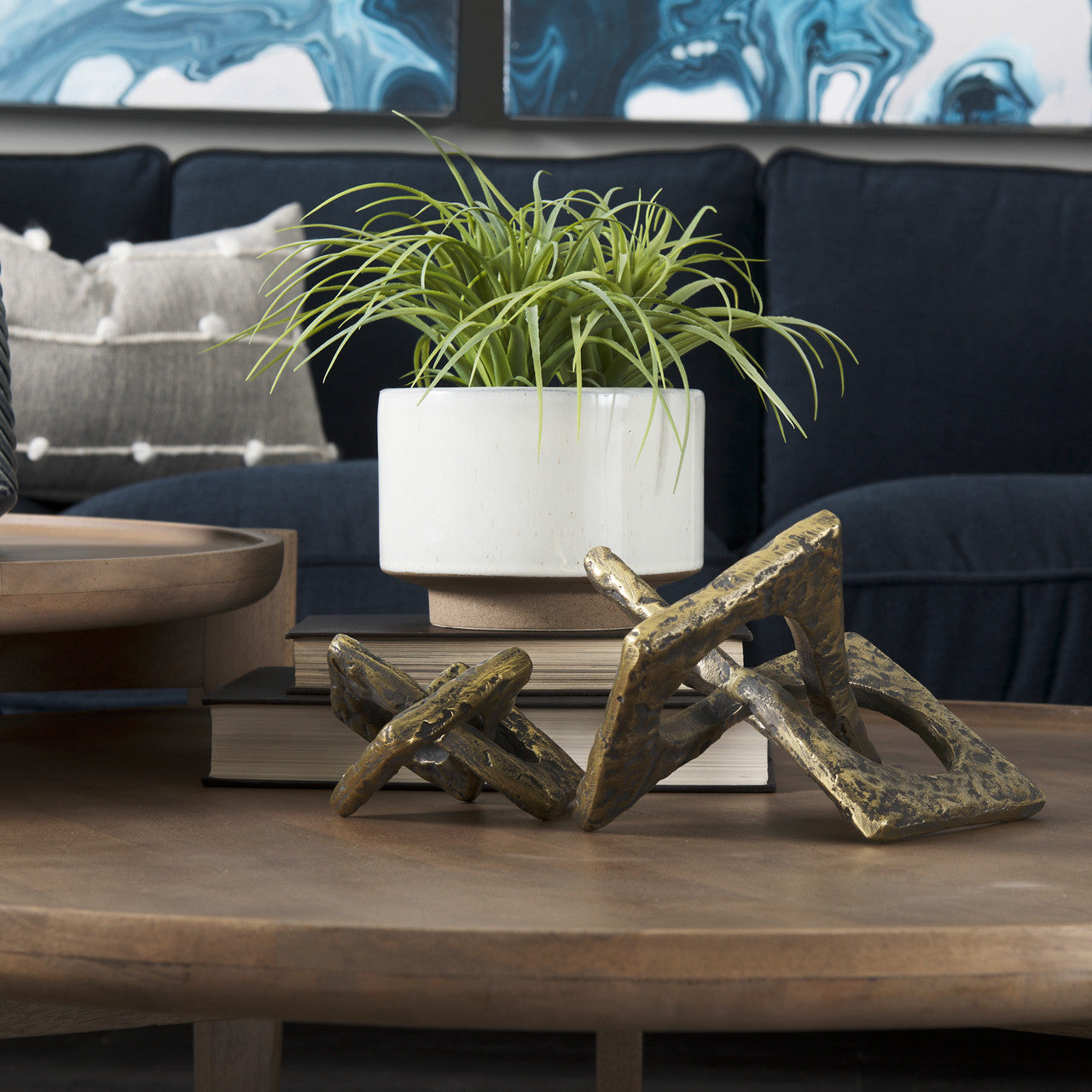 Delaunay I (Large) 10L X9W Gold Hammered Metal Interlinked Patterned