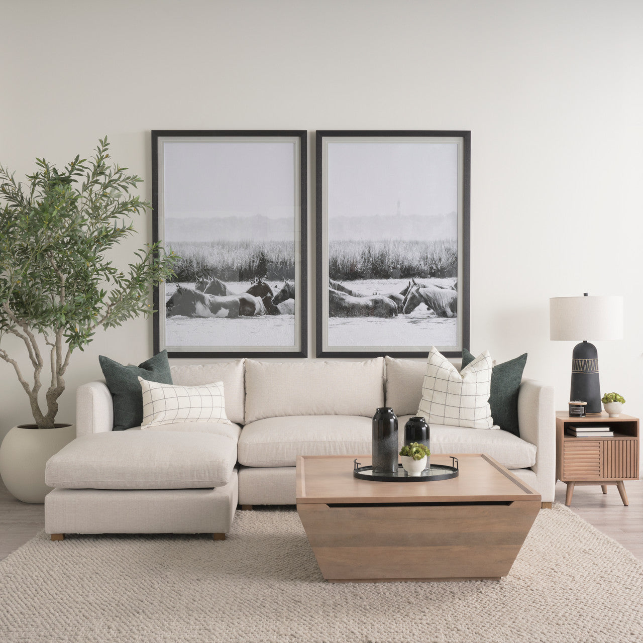 Emu Short Black w/ Gray Vase