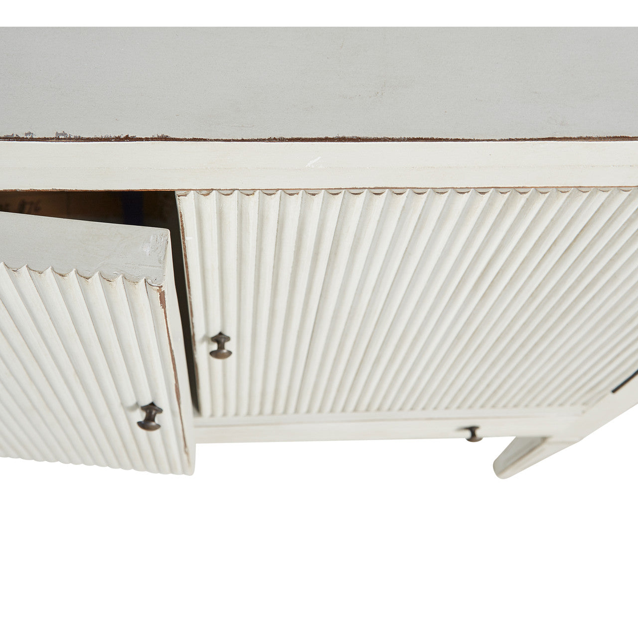 Stacie's Cabinet - 33'