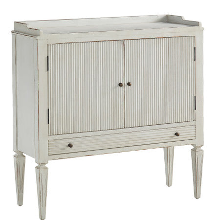 Stacie's Cabinet - 33'