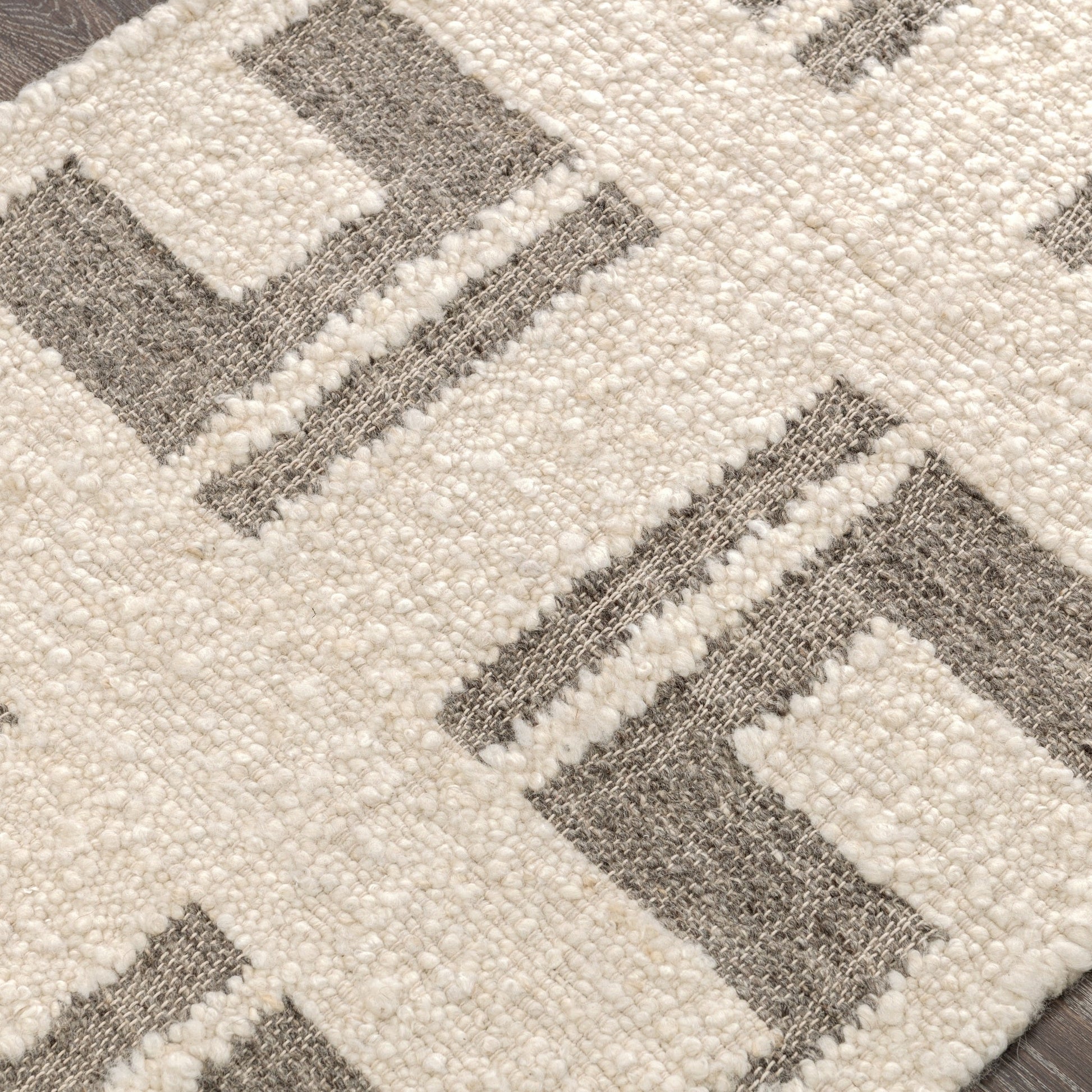 Kavala Rug - Charcoal/Ivory - 2x3