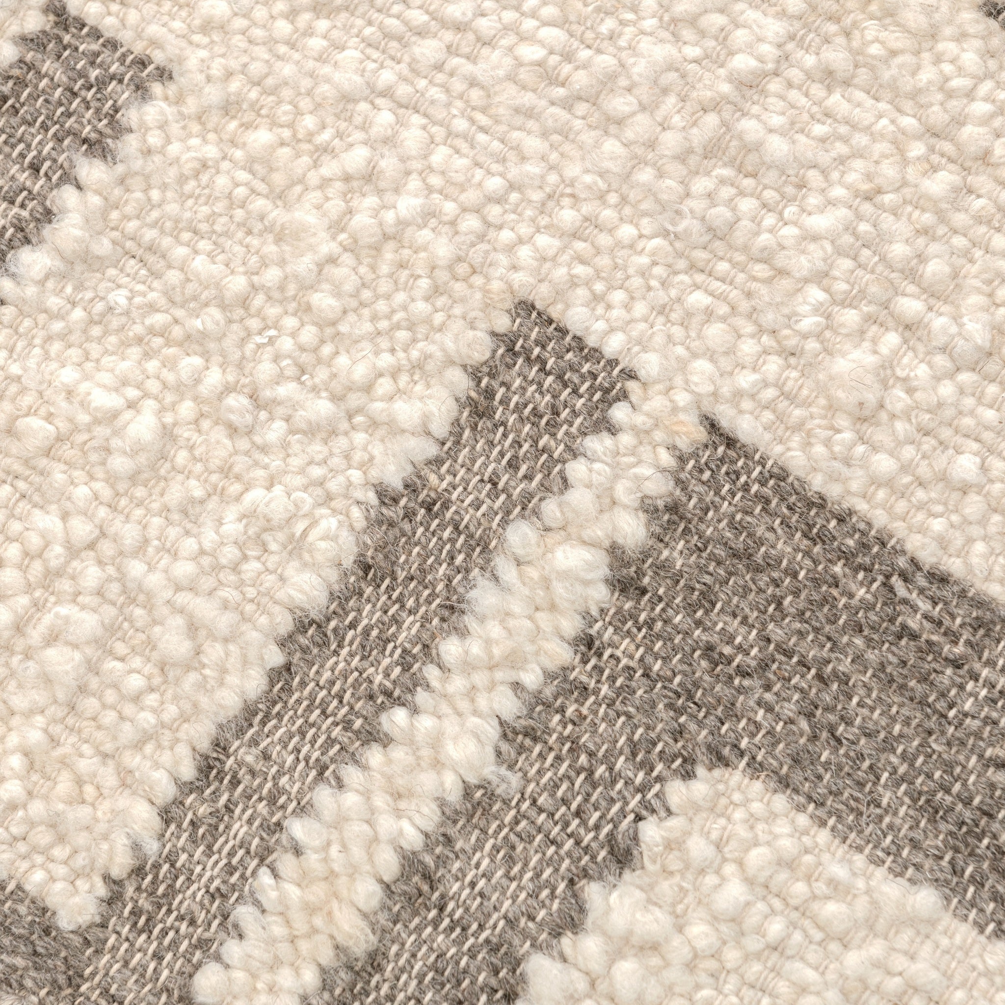 Kavala Rug - Charcoal/Ivory - 2x3