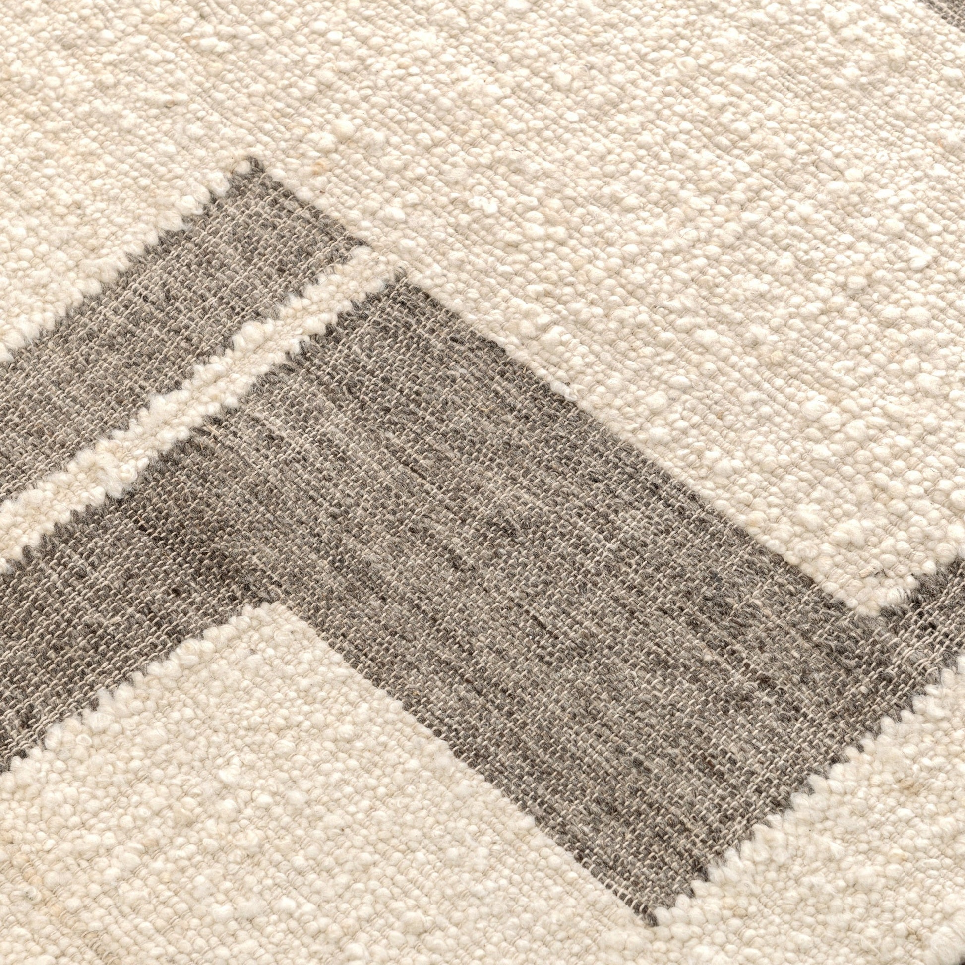 Kavala Rug - Charcoal/Ivory - 2x3