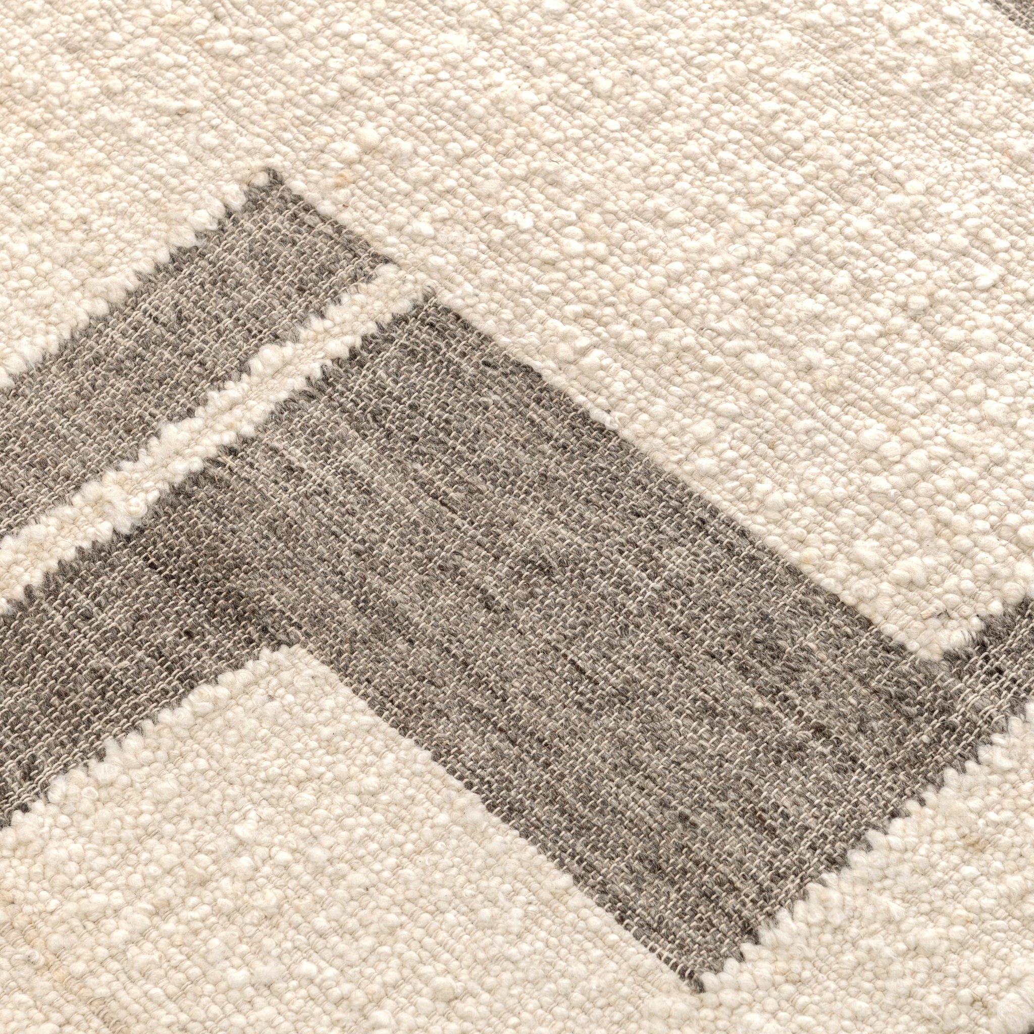 Kavala Rug - Charcoal/Ivory - 2x3