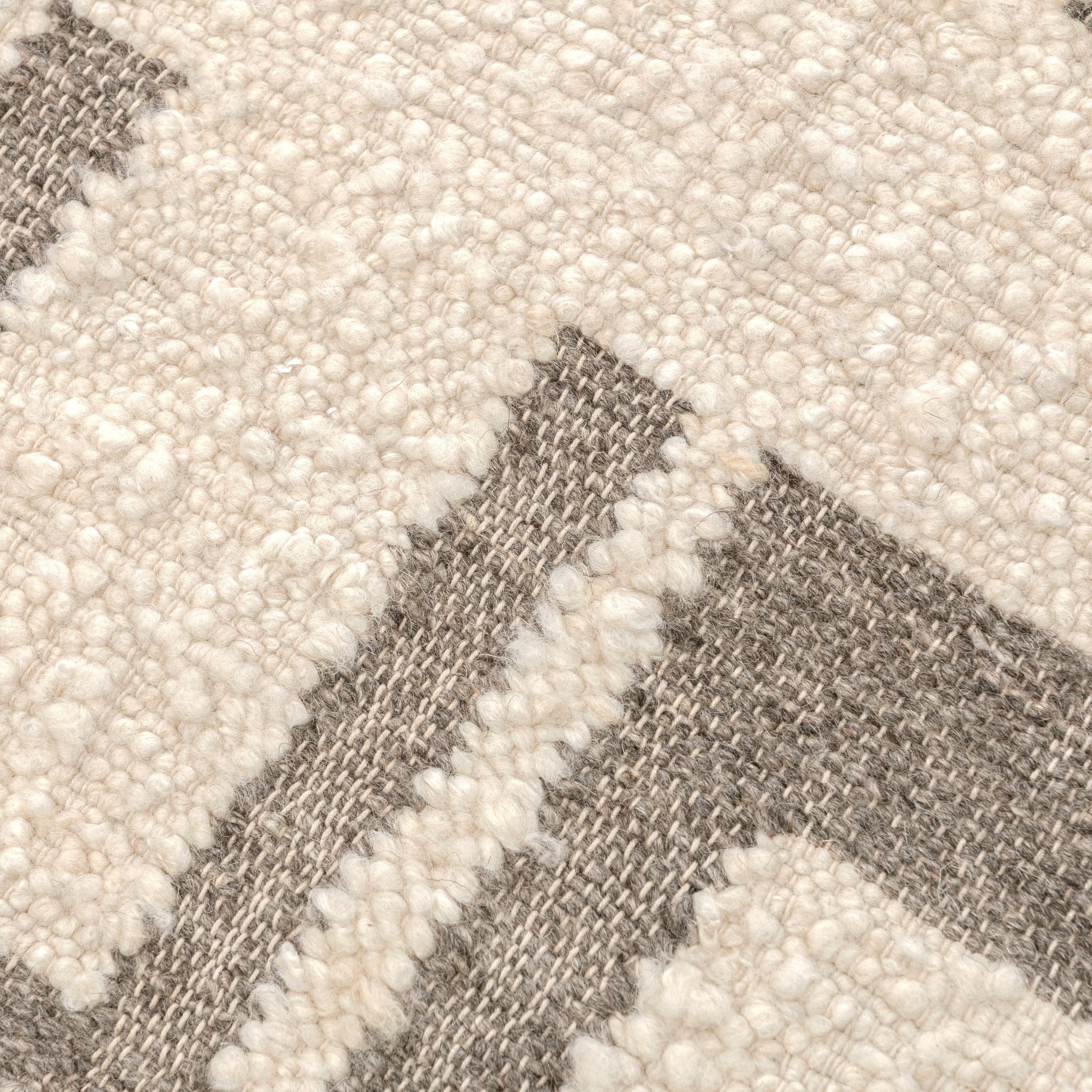 Kavala Rug - Charcoal/Ivory - 2x3