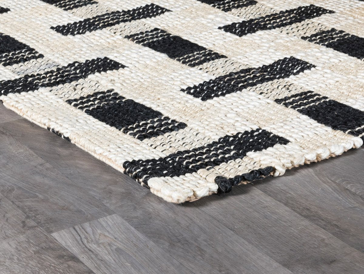 Preston Rug - Ivory/Black - 2'x3'