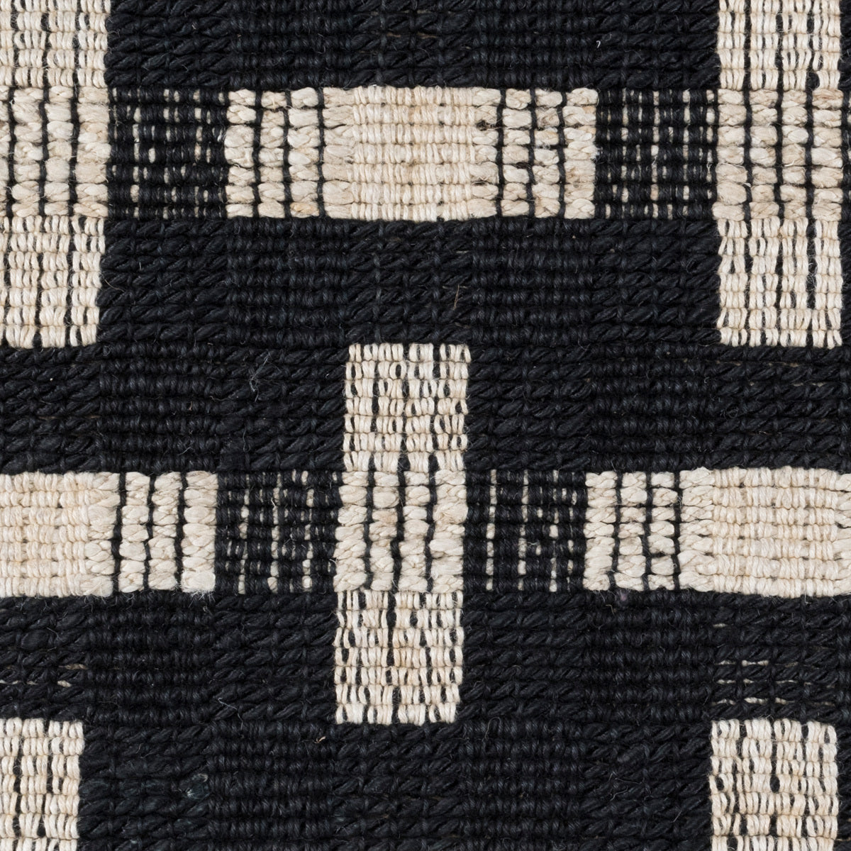Preston Rug - Black/Ivory - 2'x3'