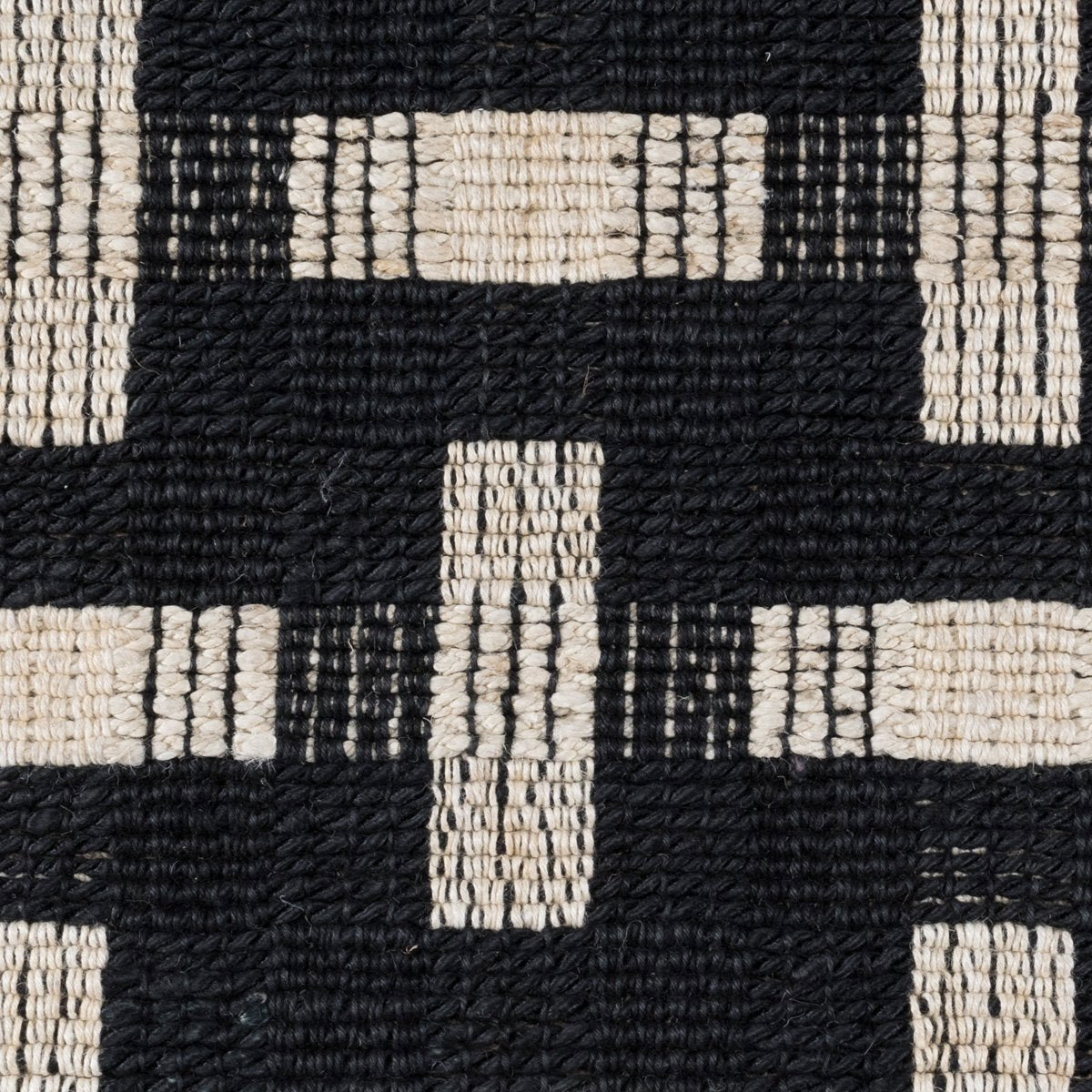Preston Rug - Black/Ivory - 2'x3'