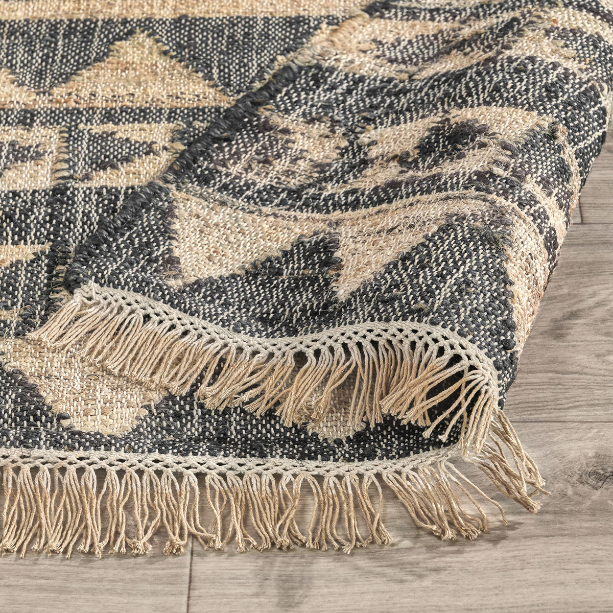 Solana Distressed Rug - Black Natural - 2'x3'