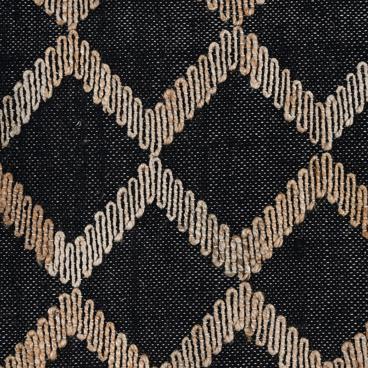 Gobi Rug - Black/Natural - 2'x3'