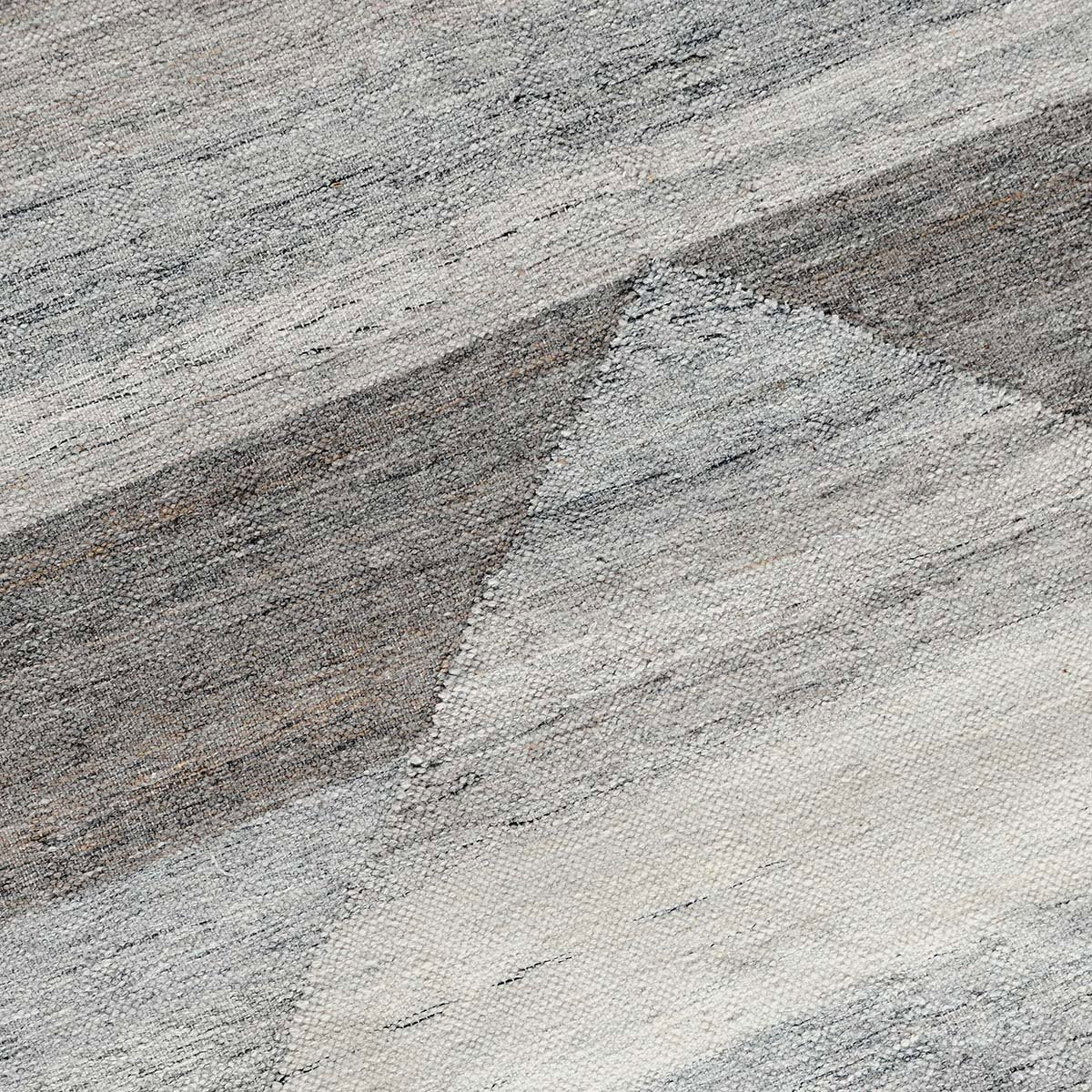 Indoor/Outdoor Canyon Rug - Gray Multi - 2.6'x8'