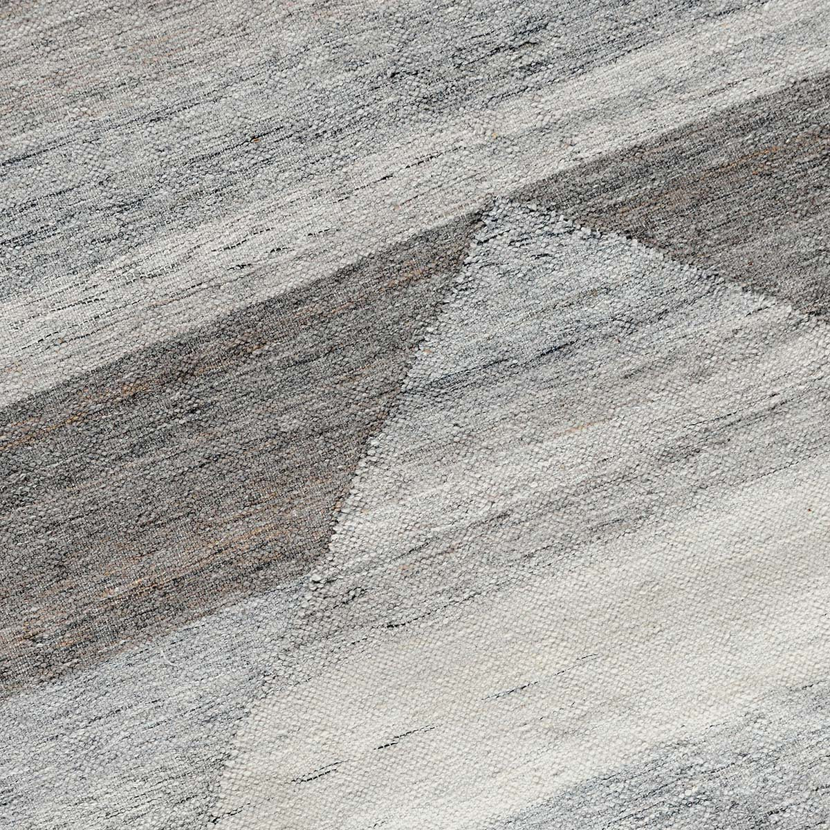 Indoor/Outdoor Canyon Rug - Gray Multi - 2.6'x8'