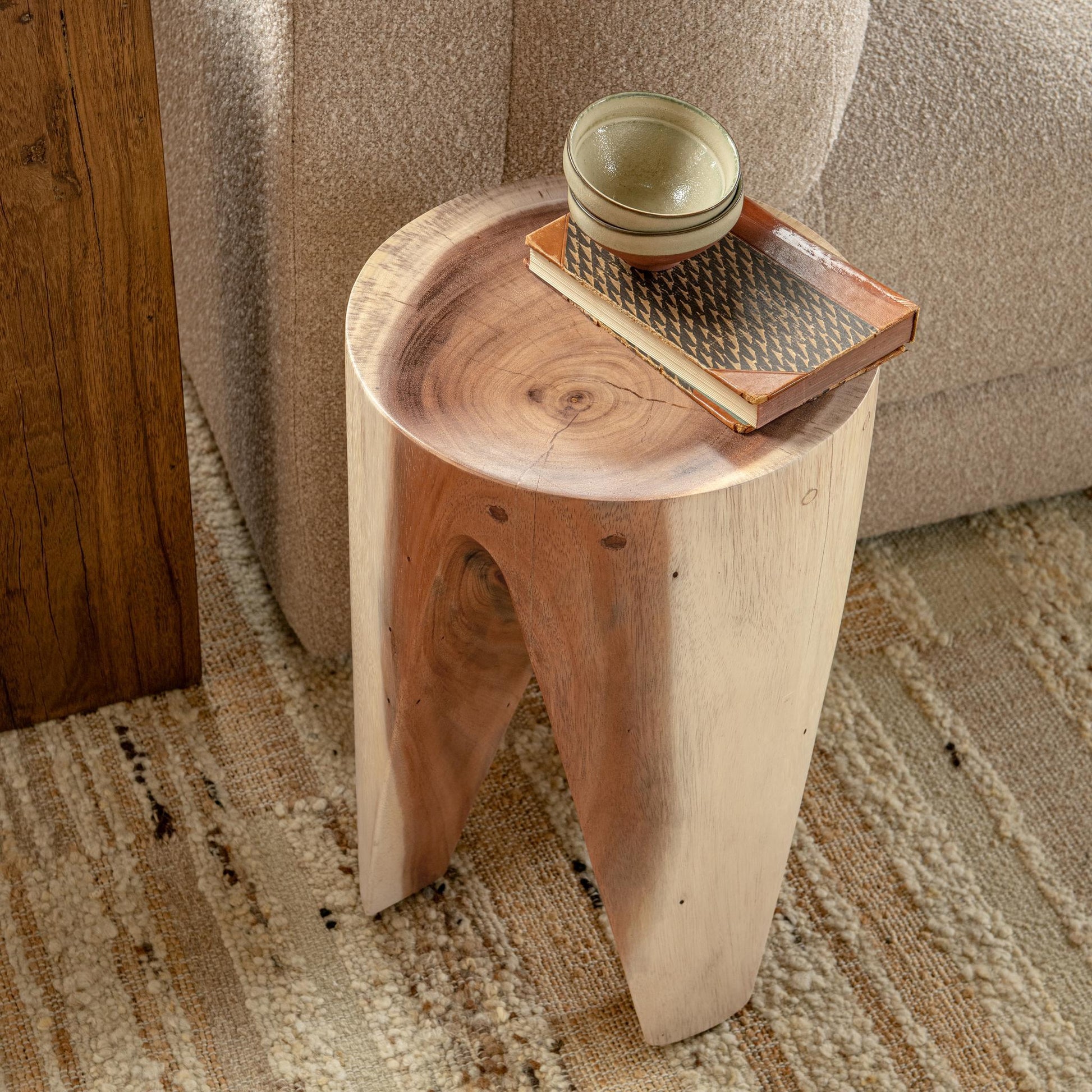Vela Accent 18" Table - Natural