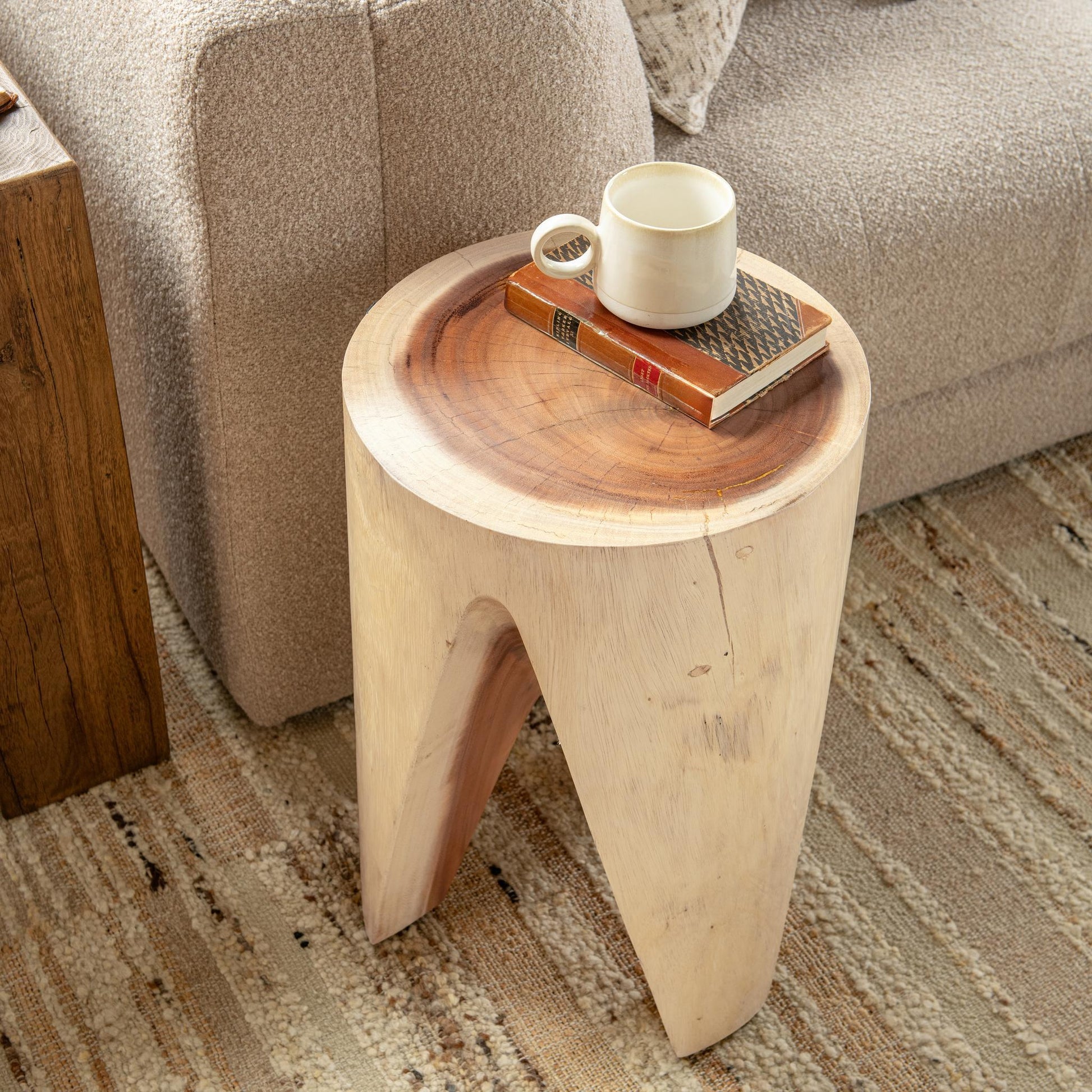 Vela Accent 21" Table - Natural