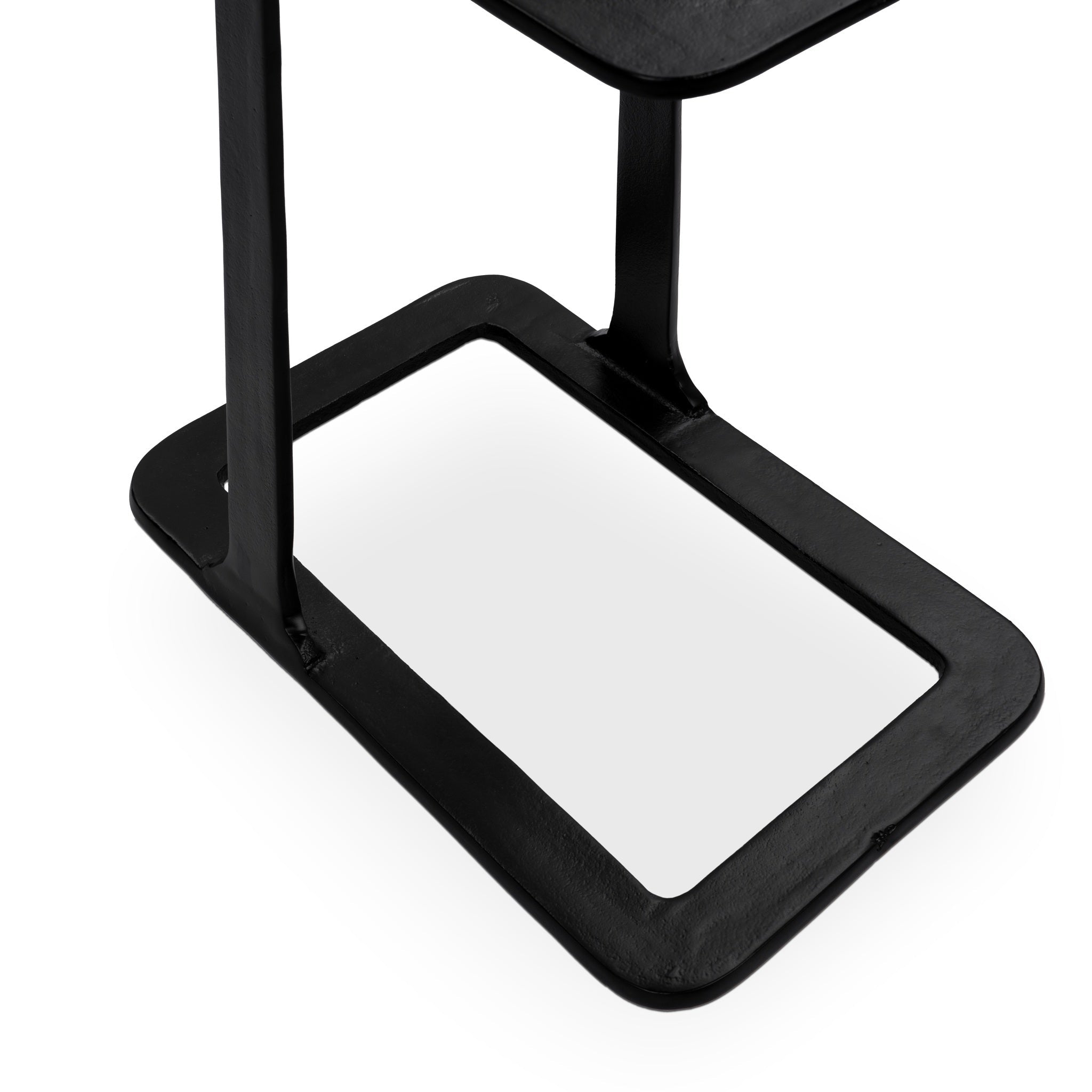 Geanna Accent Table - Black