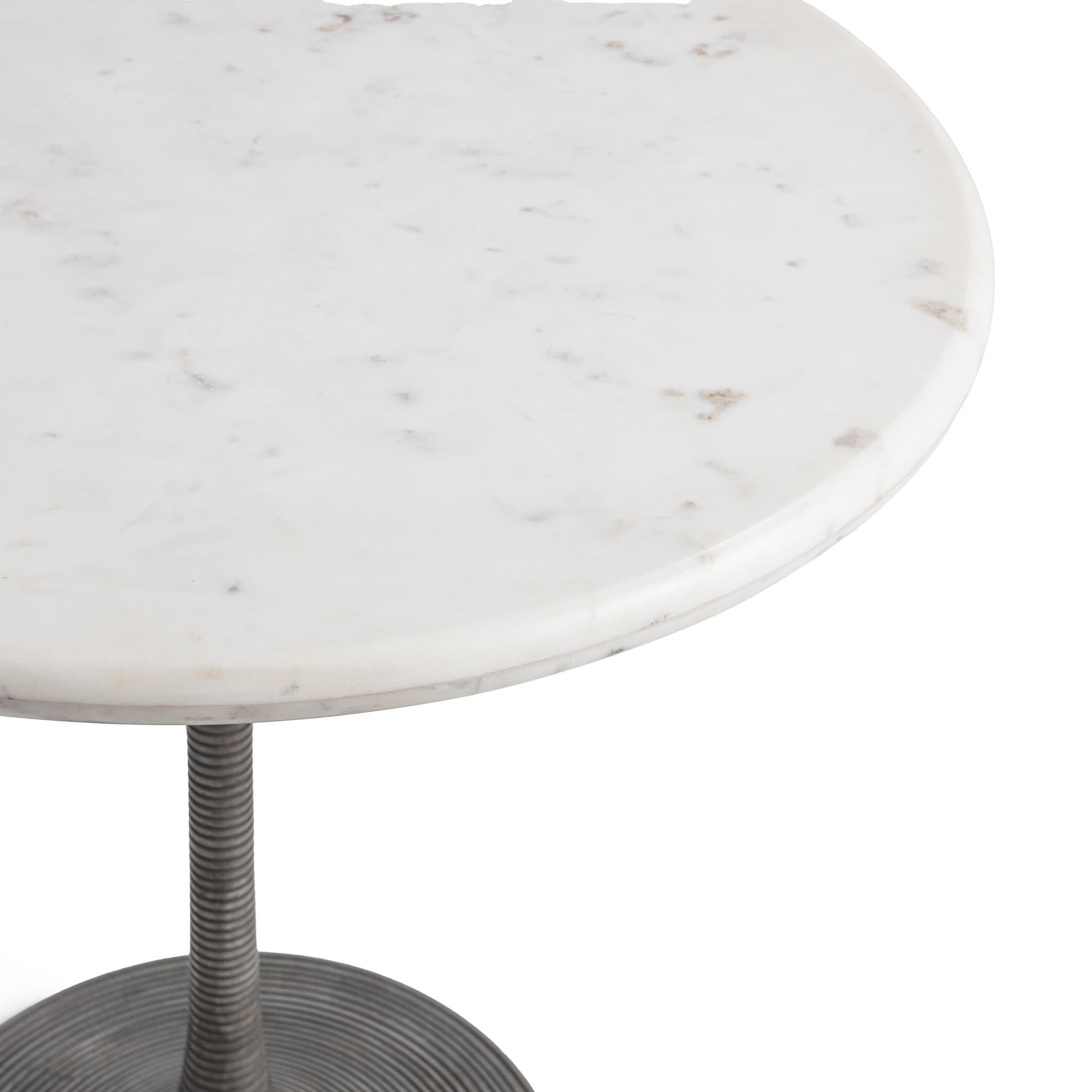 Hannabelle 30" Round Dining Table - Moonlight Haze