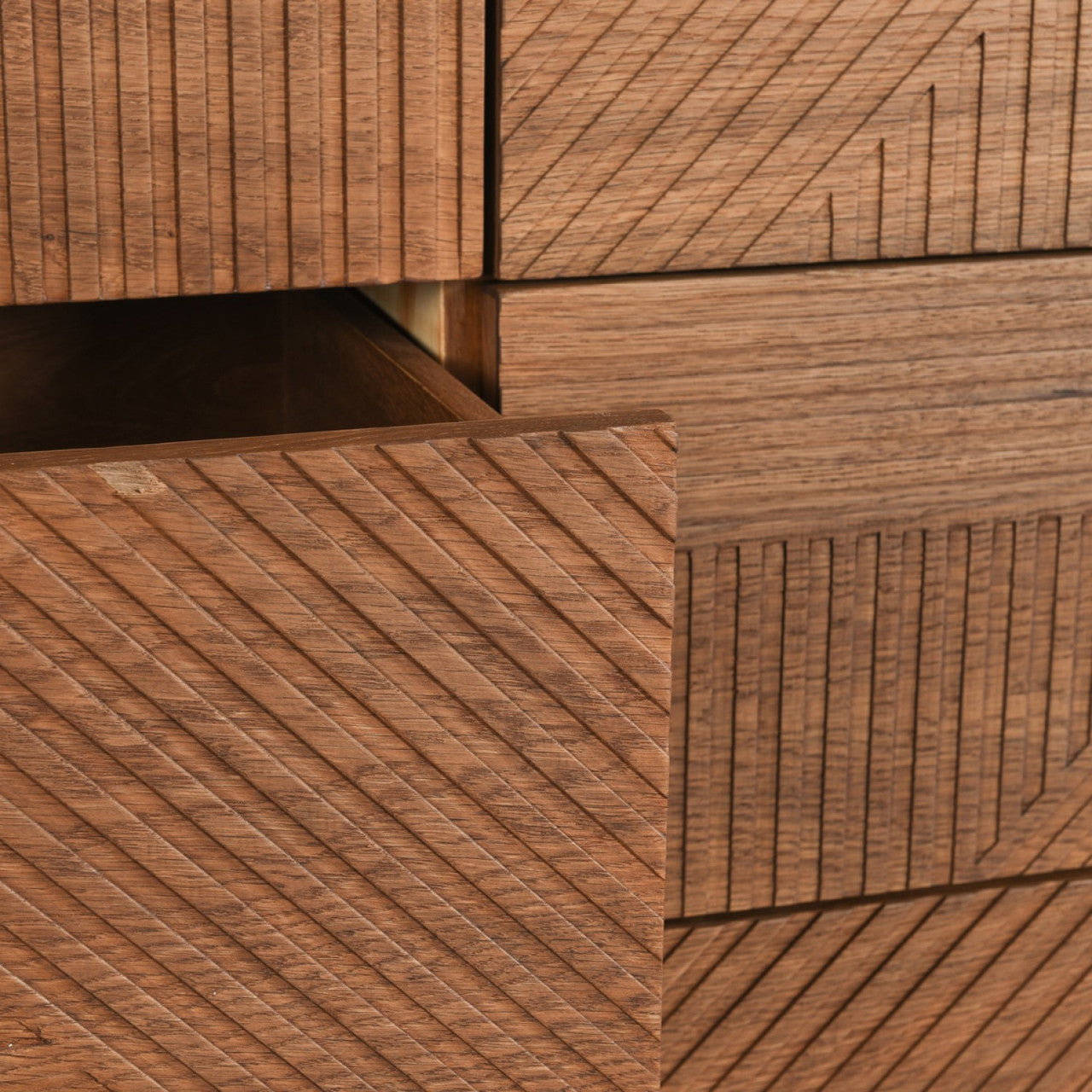 Santa Barbara 8 Drawer Chest