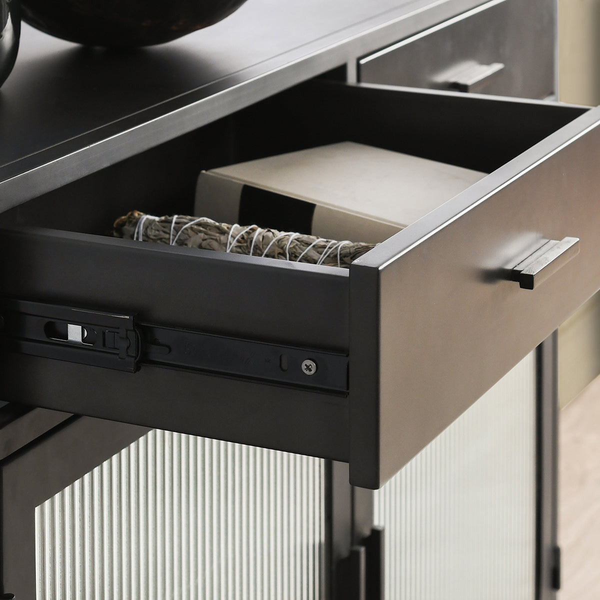 Nore Metal/Glass 2Dwr 2Dr Cabinet