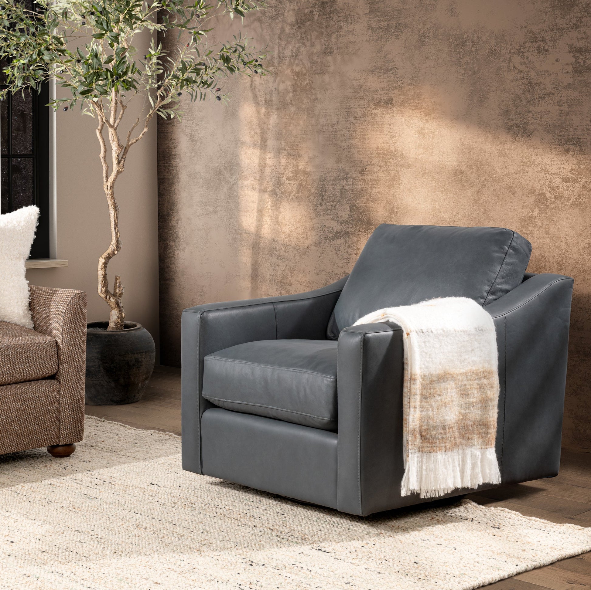 Aspen Swivel Chair - Lush-Bayou