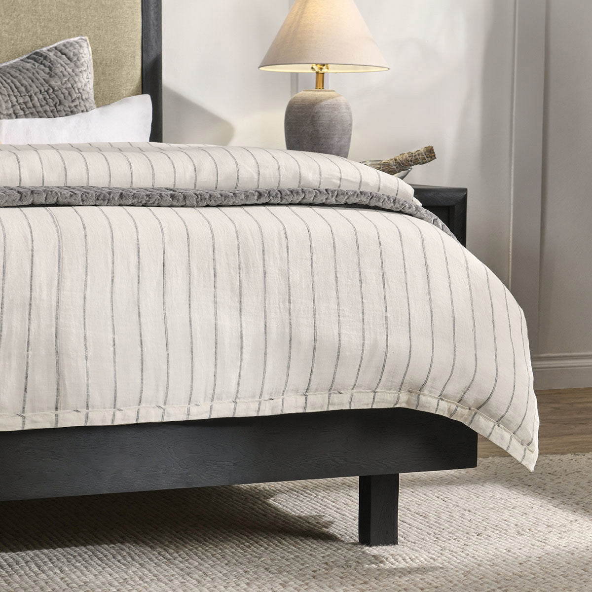 Sedona Platform Solid Wood Bed