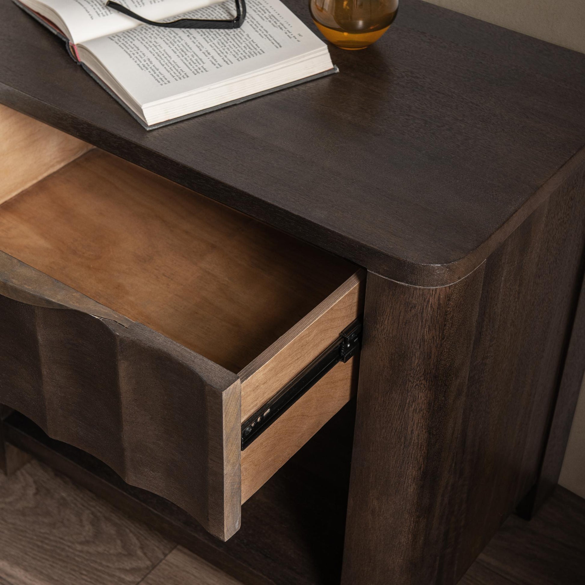 Baylee 1 Drawer Nightstand - Cocoa Brown