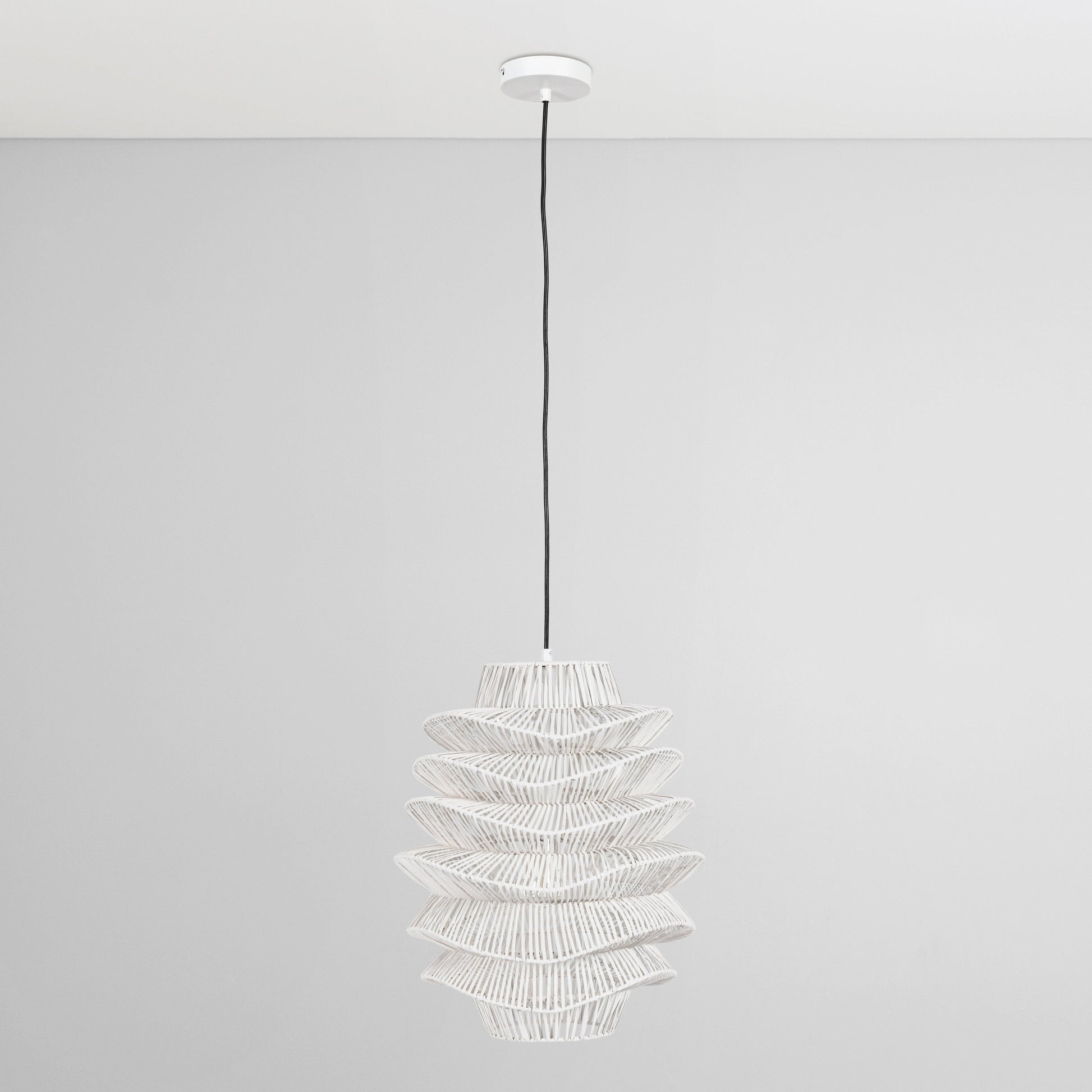 Shelly Pendant - White - Medium