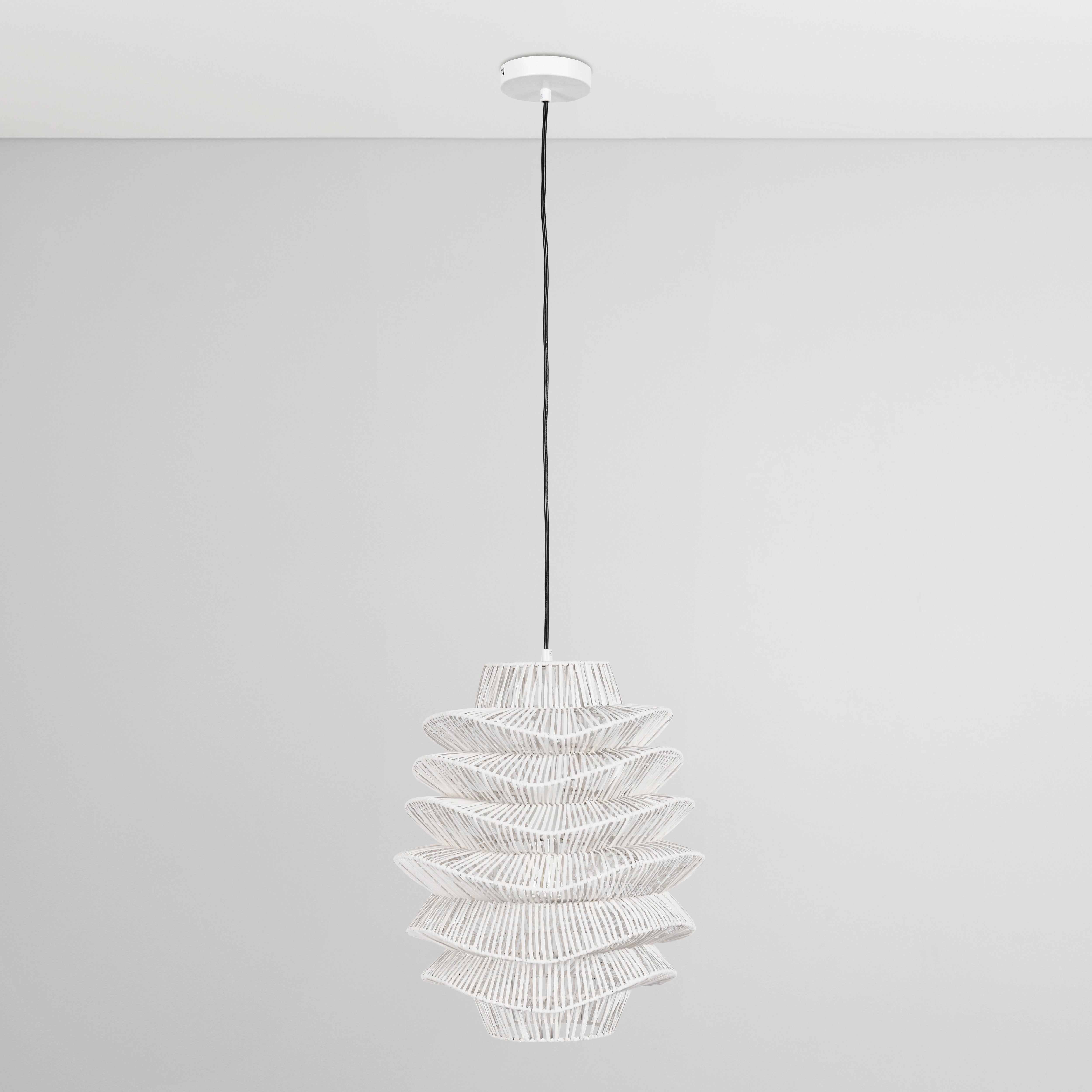 Shelly Pendant - White - Medium