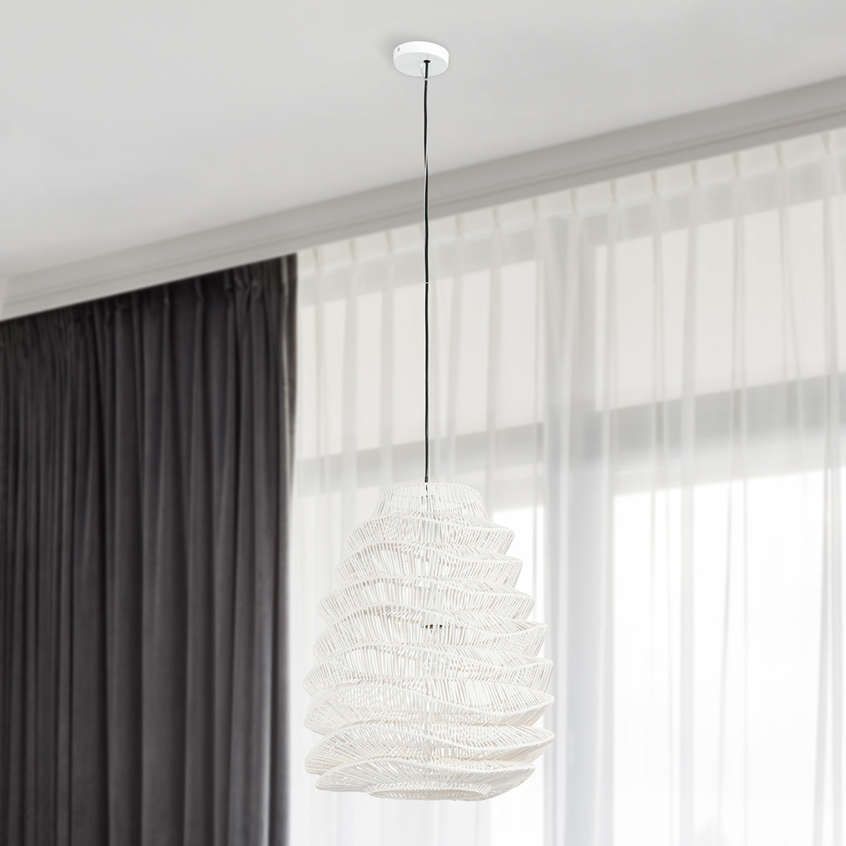 Shelly Pendant - White - Medium