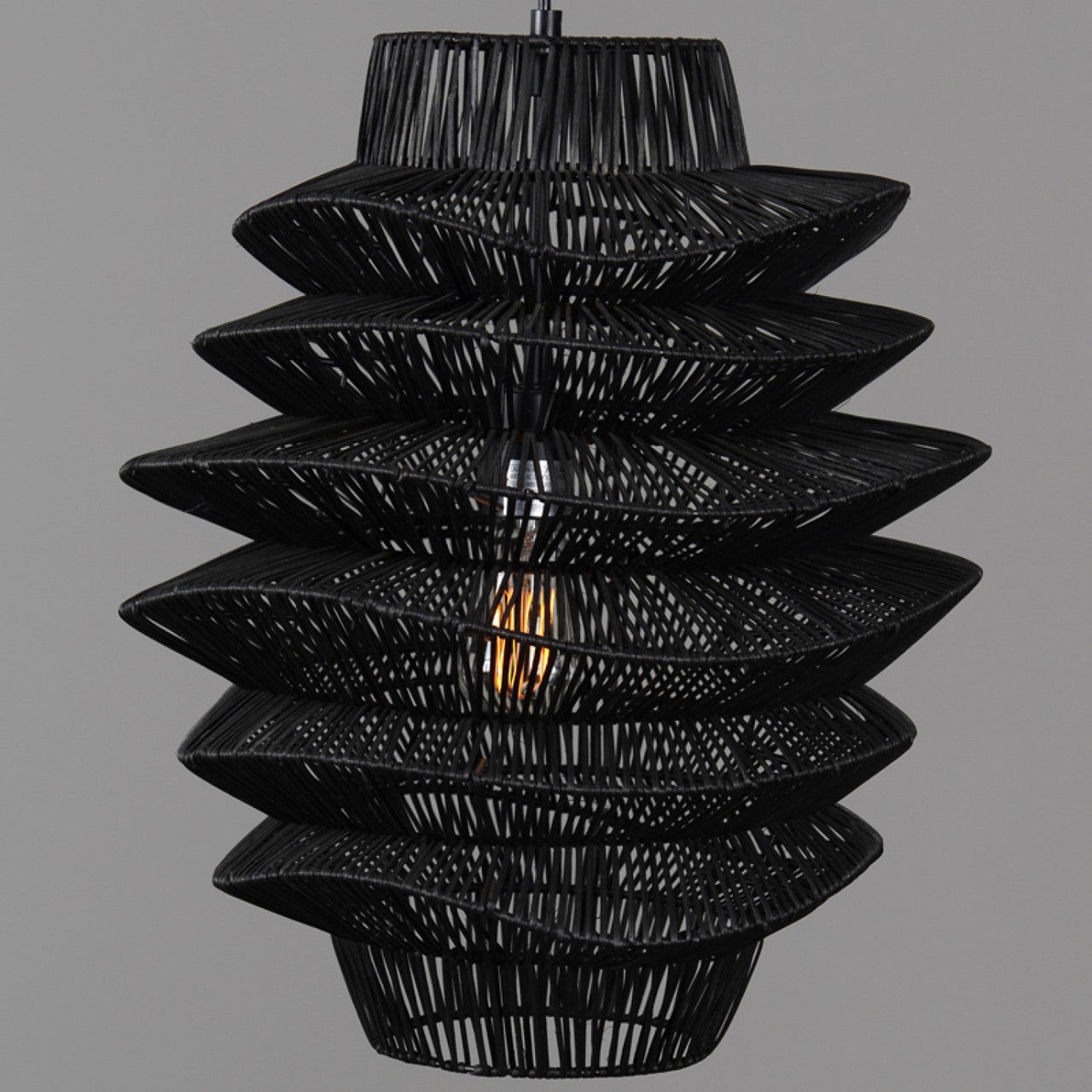 Shelly Medium Black Pendant