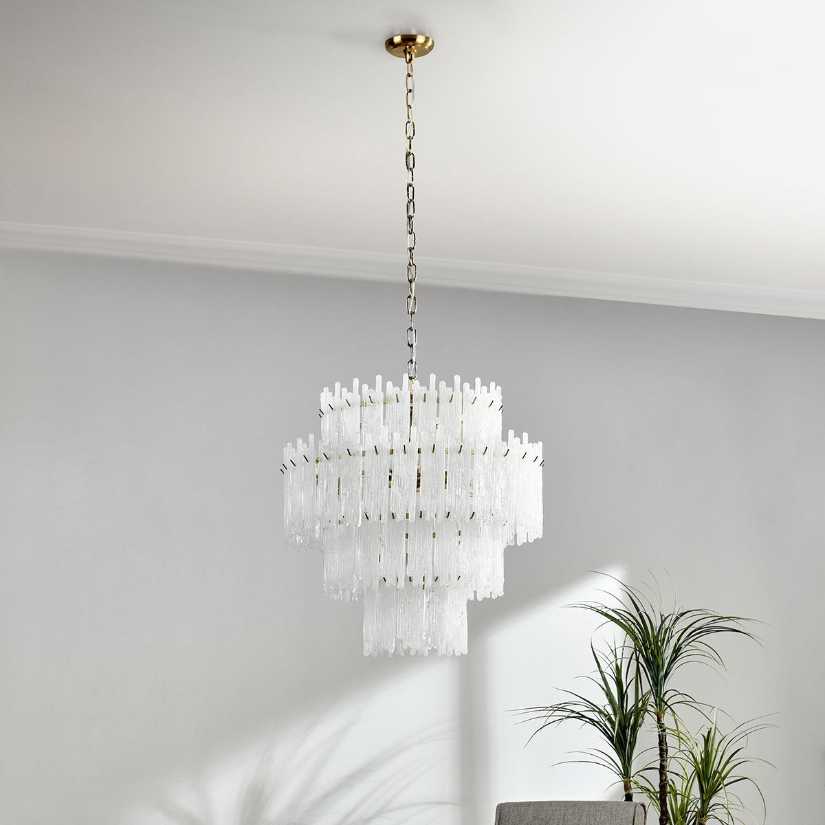 Everly Chandelier - Clear/White