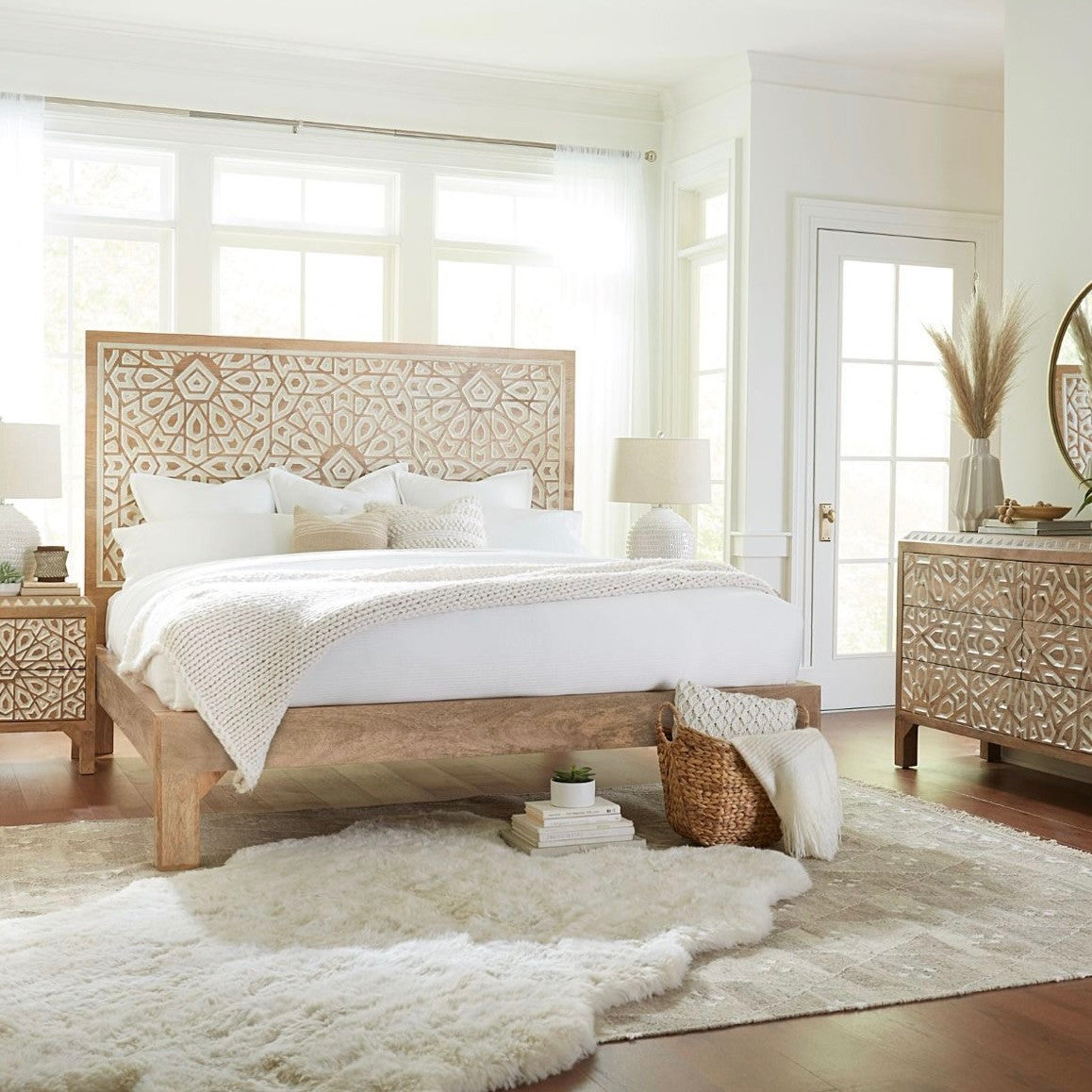 Marrakesh Solid Wood Hand-carved Queen Bed