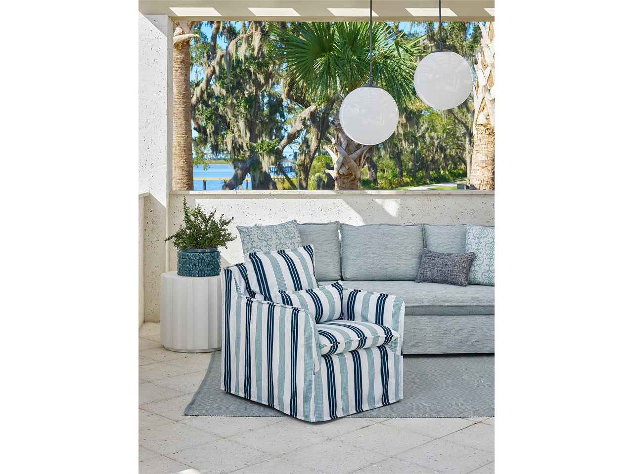 Siesta Key Swivel Chair  OUTDOOR