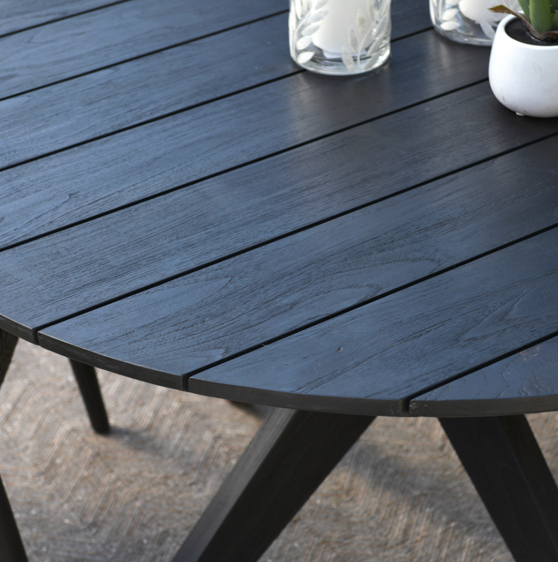 Alameda Outdoor Round Dining Table in Black 53"