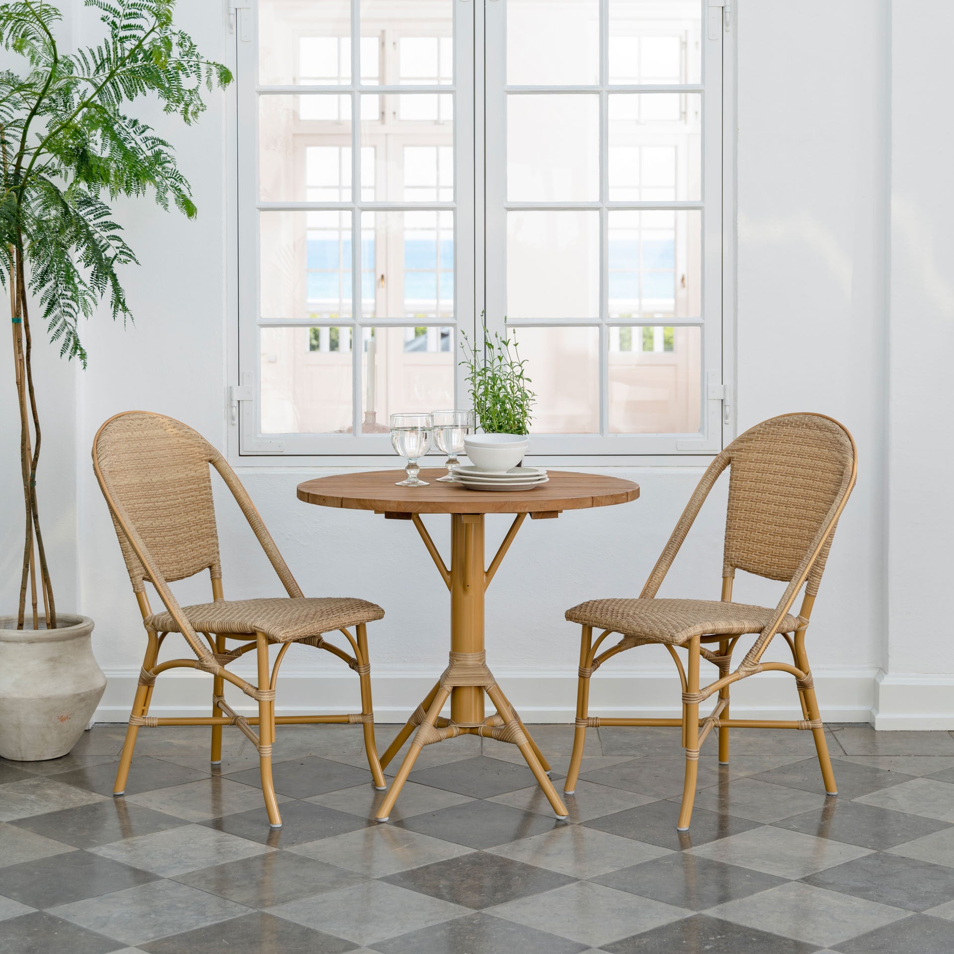 Nicole Cafe 31.5" Round Table by Sika Design - view 3