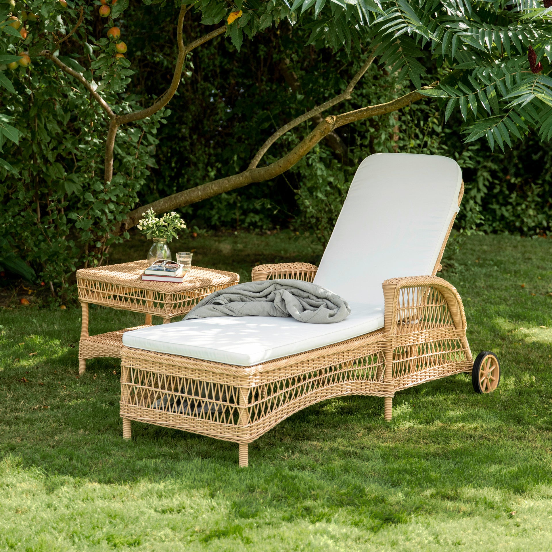Suzy Side Table by Sika Design - view 7