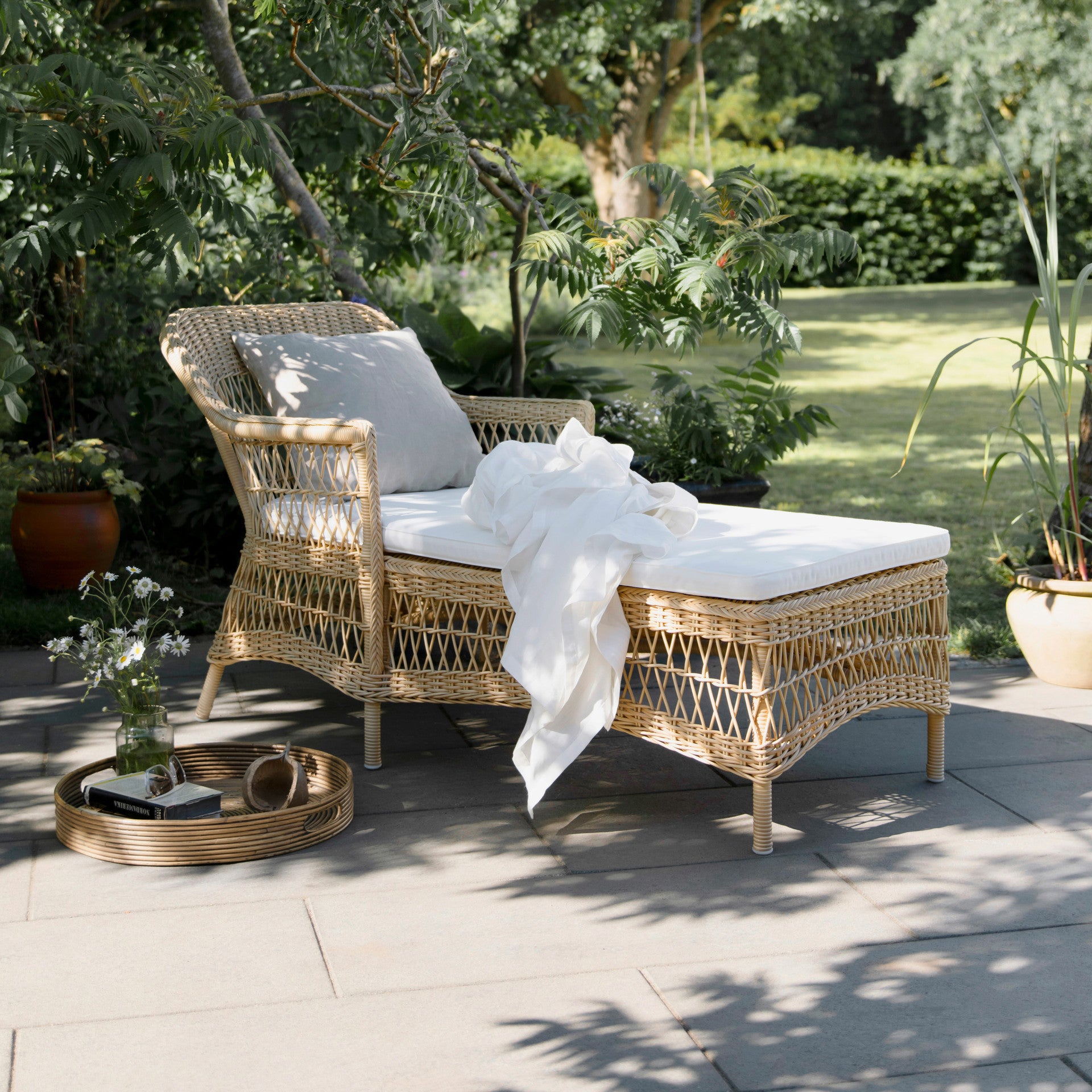 Olivia Chaise Lounge by Sika Design - view 2