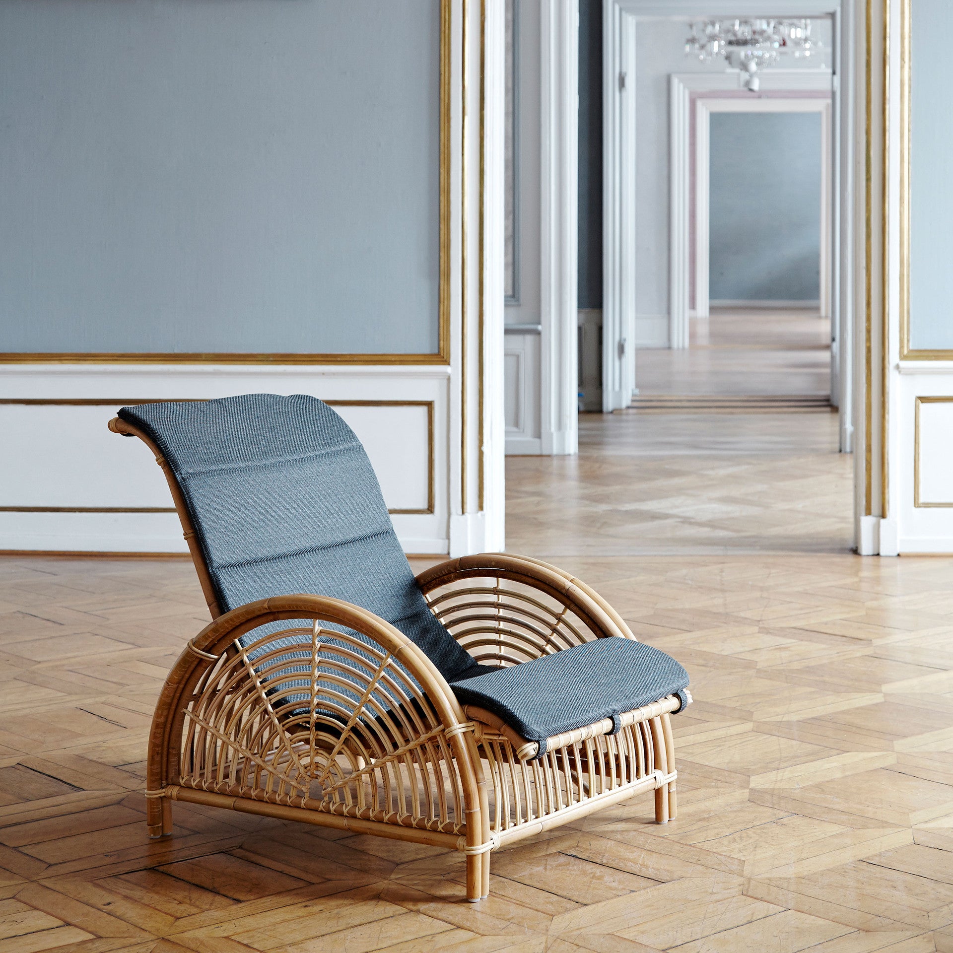 Arne Jacobsen Paris Chair by Sika Design - view 4
