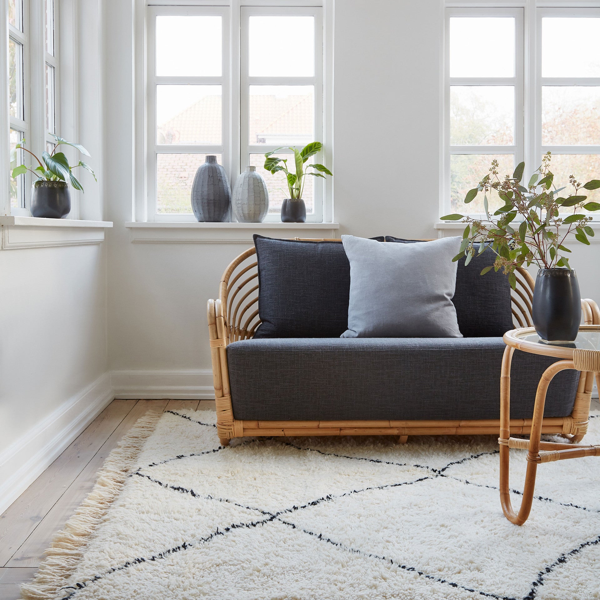 Arne Jacobsen Charlottenborg 2-Seater Sofa by Sika Design - view 3